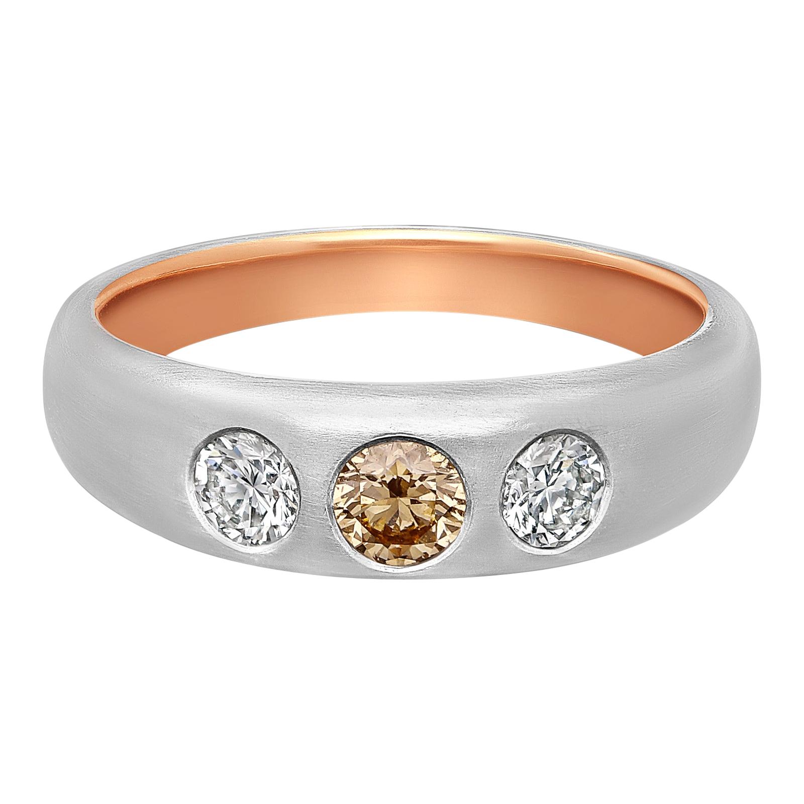 Hancocks Ring mit intensiv gelbem und orangefarbenem Fancy-Diamant und Diamantbesatz 