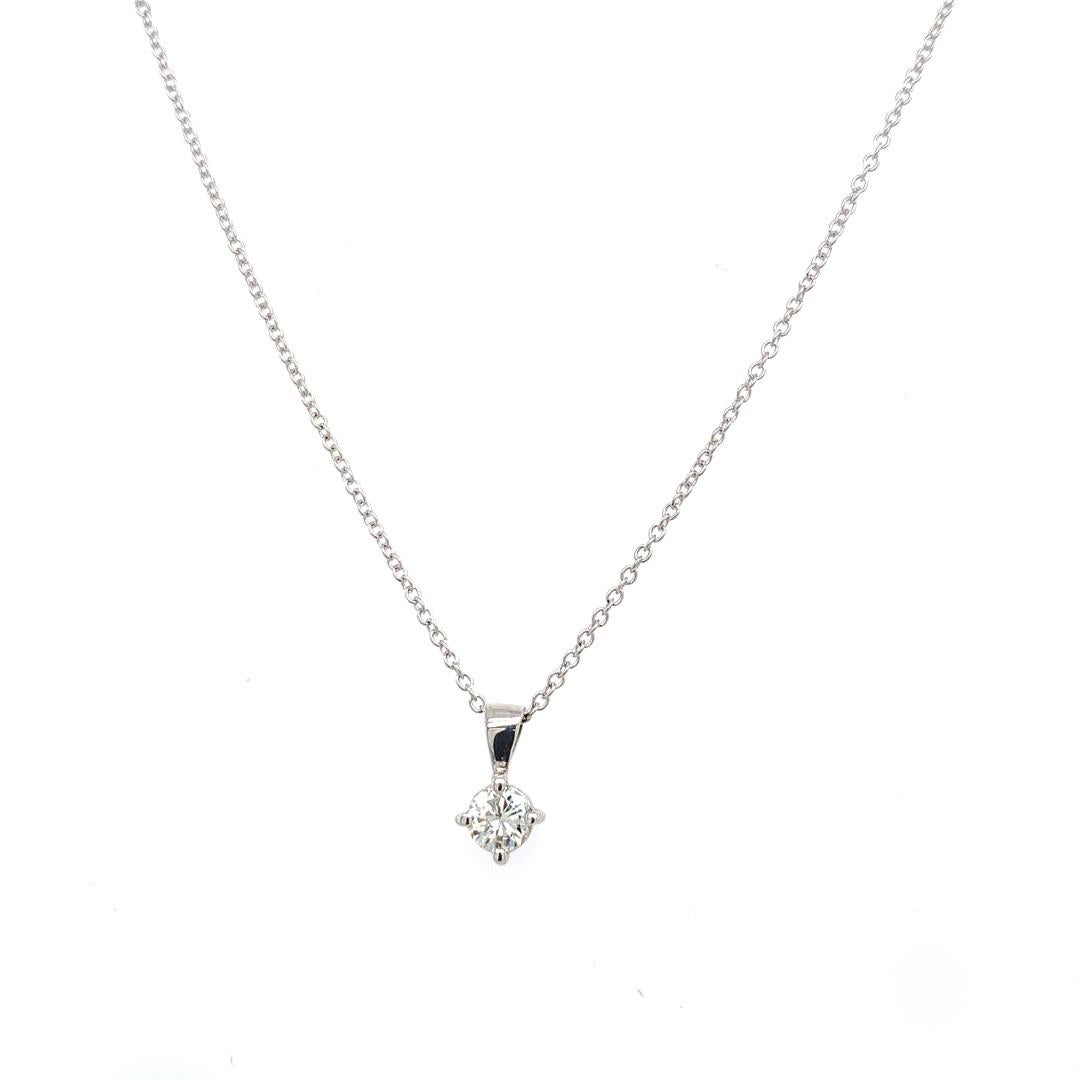 9ct White Gold Solitaire 0.22ct G/H Si RBC Diamond Pendant on a White Gold Chain

9ct White Gold Solitaire Round Brilliant Cut Diamond Pendant on 9ct White Gold 16/18'' Chain

Additional Information:
Total Diamond Weight: 0.22ct
Diamond Colour: