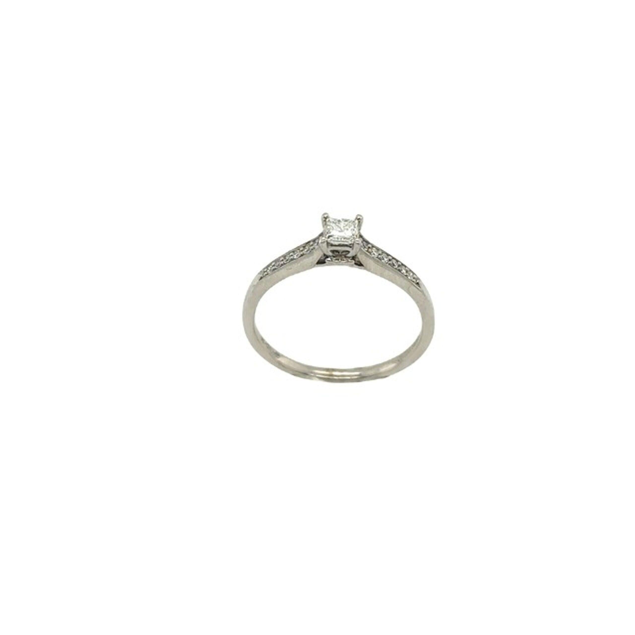 0.22ct Solitaire Centre Stone Diamond Engagement Ring in 9ct White Gold In Excellent Condition For Sale In London, GB