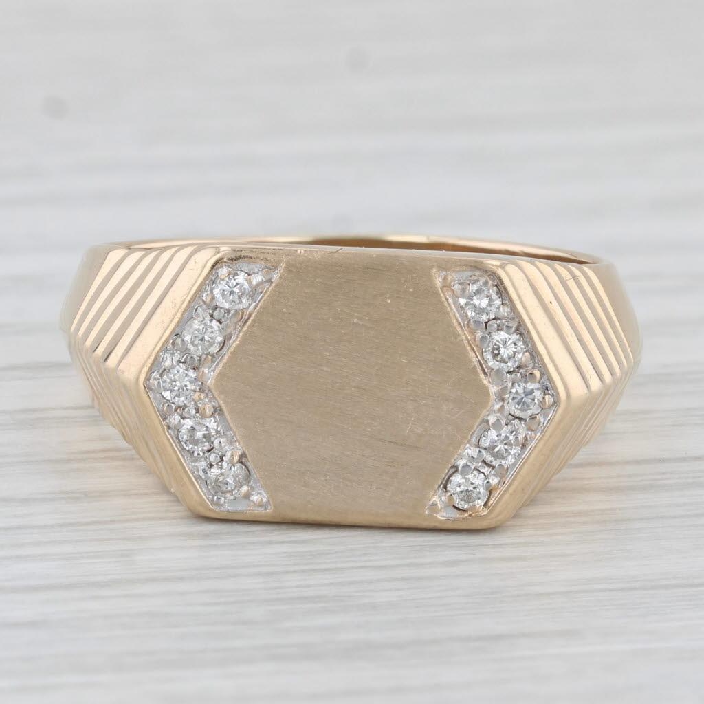 Round Cut 0.22ctw Diamond Men's Ring 14k Yellow Gold Engravable Signet Size 12.75 For Sale