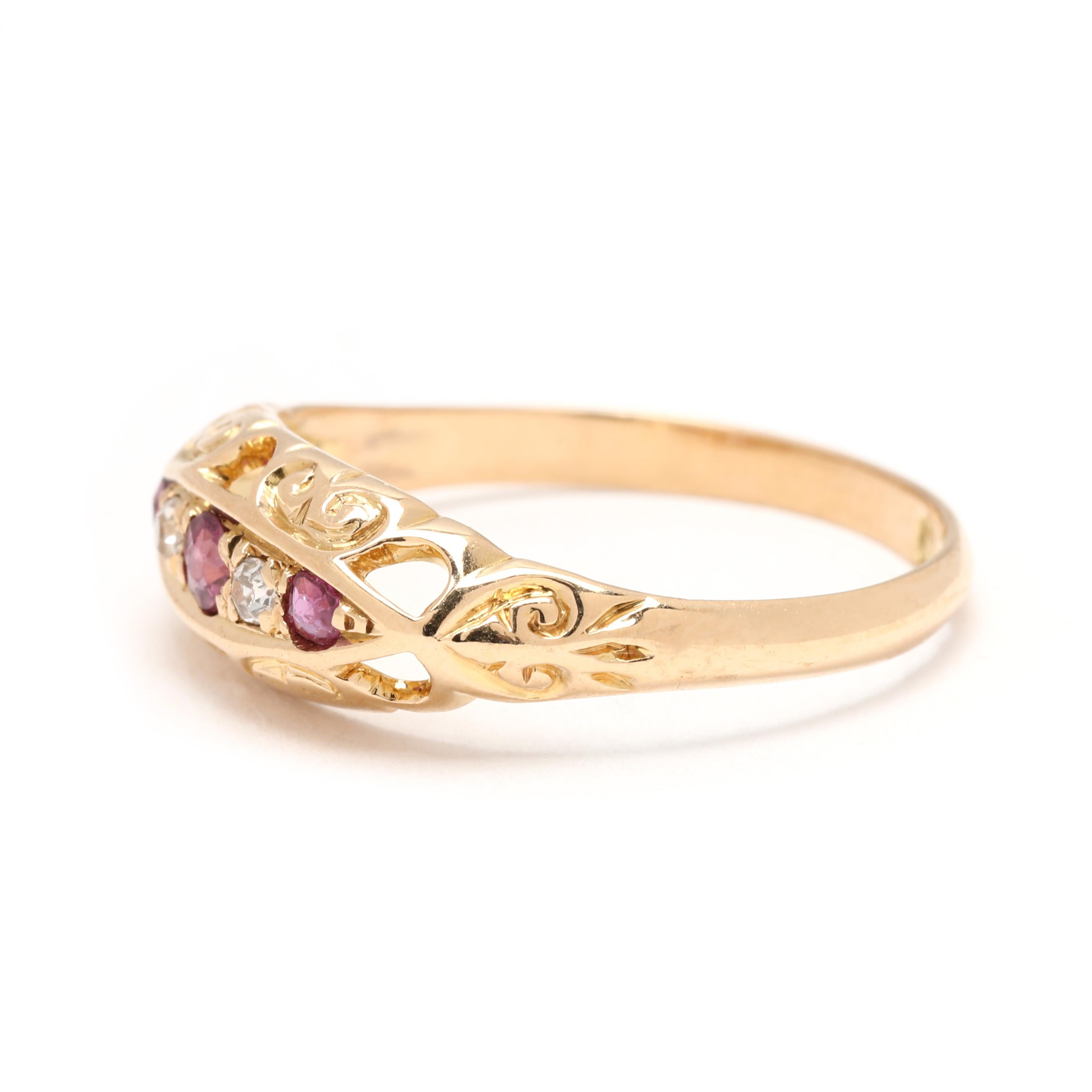 0.22ctw Ruby and Diamond Princess Band Ring, or jaune 18k, taille de bague 8.25 Bon état - En vente à McLeansville, NC