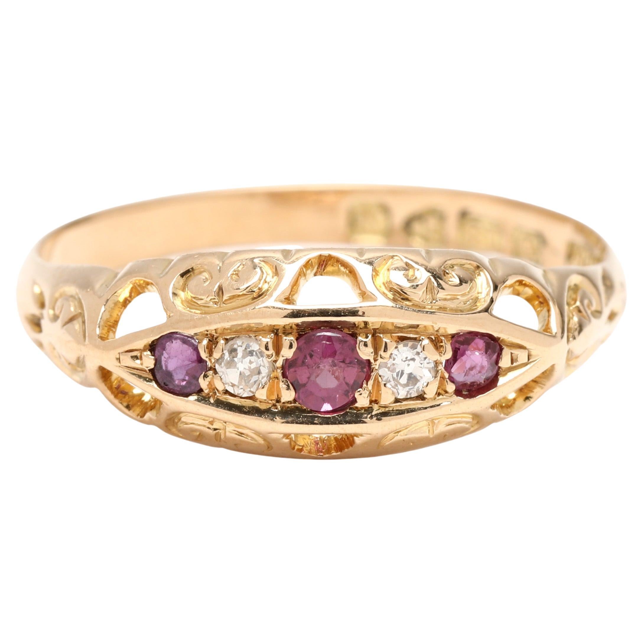 0.22ctw Ruby and Diamond Princess Band Ring, or jaune 18k, taille de bague 8.25 en vente