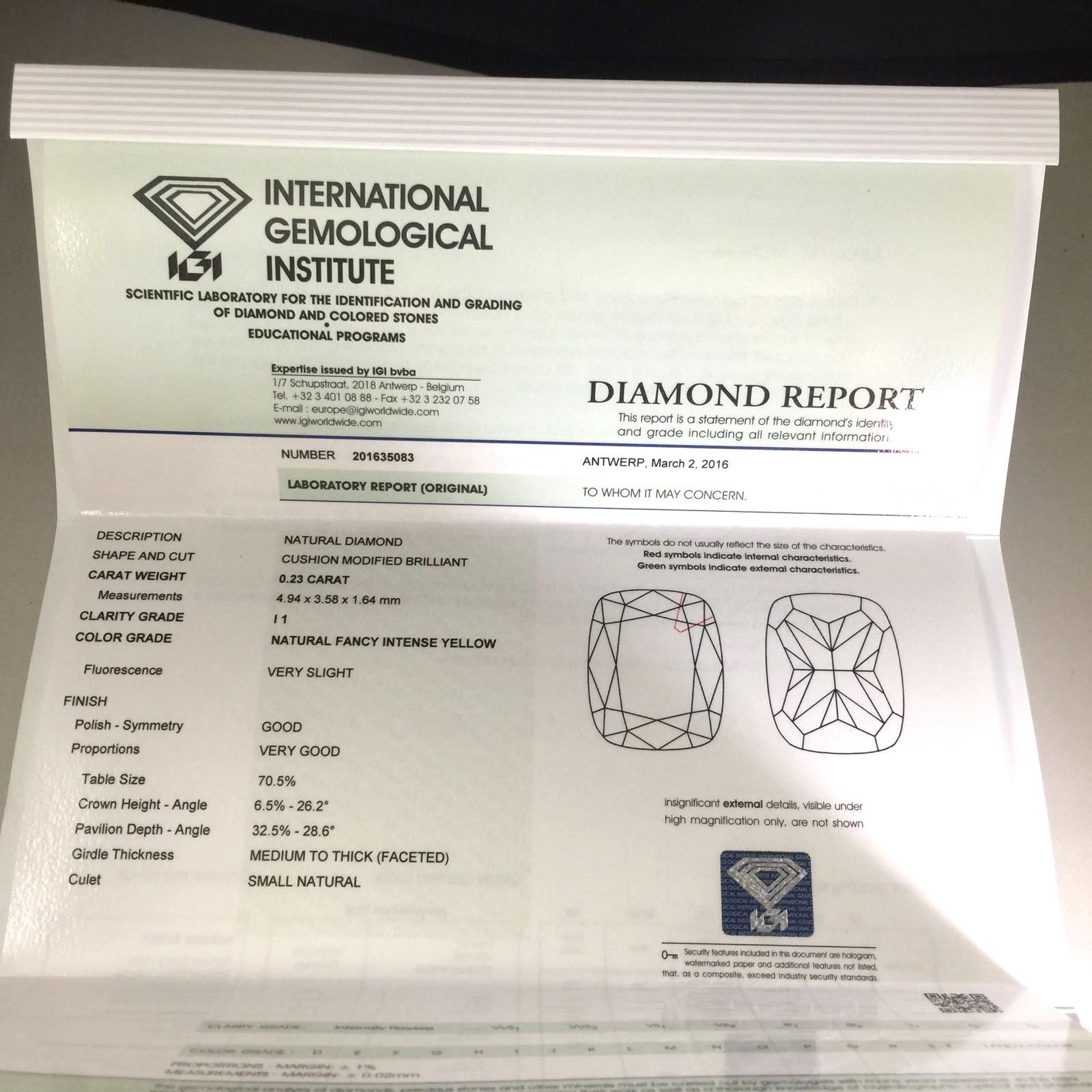 0.23 Carat IGI Certificate Natural Fancy Intense Yellow Cushion Cut Diamond In New Condition For Sale In Antwerp, BE