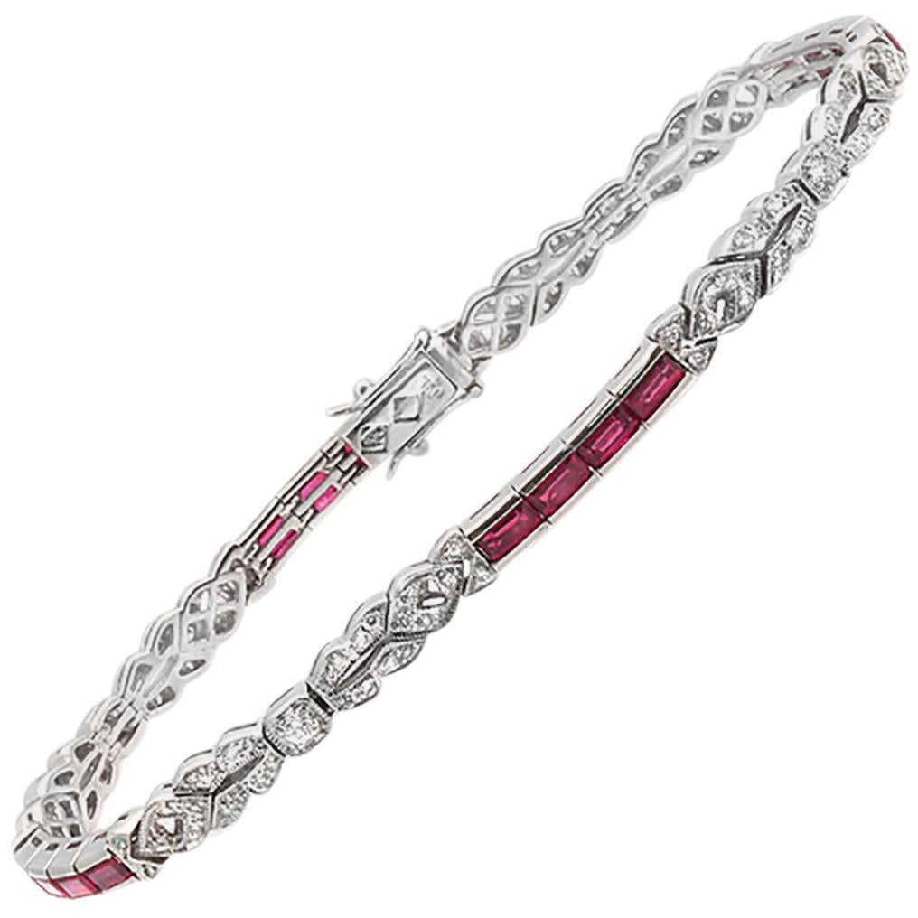 Bracelet en or blanc 18 carats avec rubis naturel de 0,23 carat et diamants de 0,73 carat