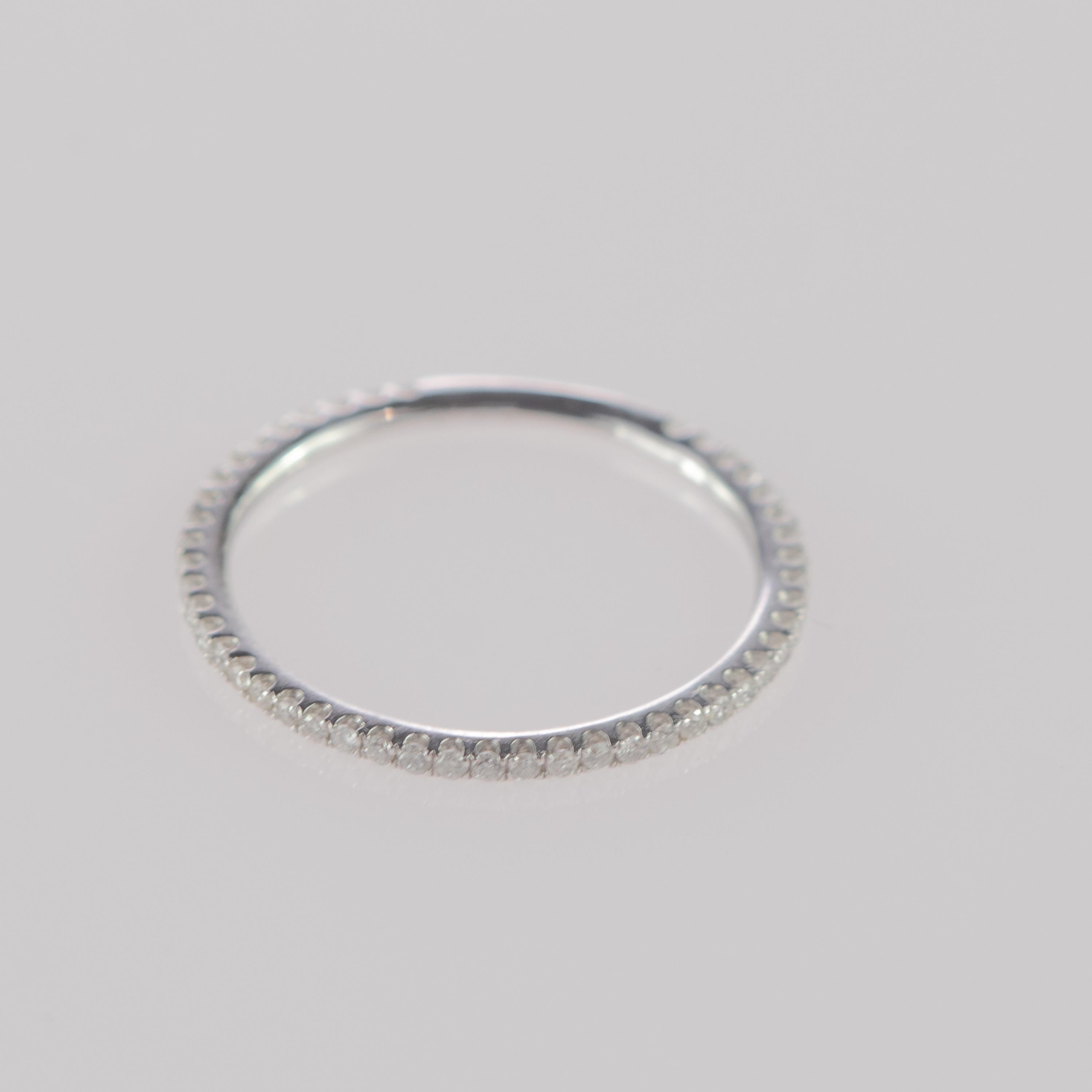 Women's or Men's 0.23 Carat Ultra Thin Brilliant Curve Diamond 18 Karat Gold Cocktail Ring For Sale
