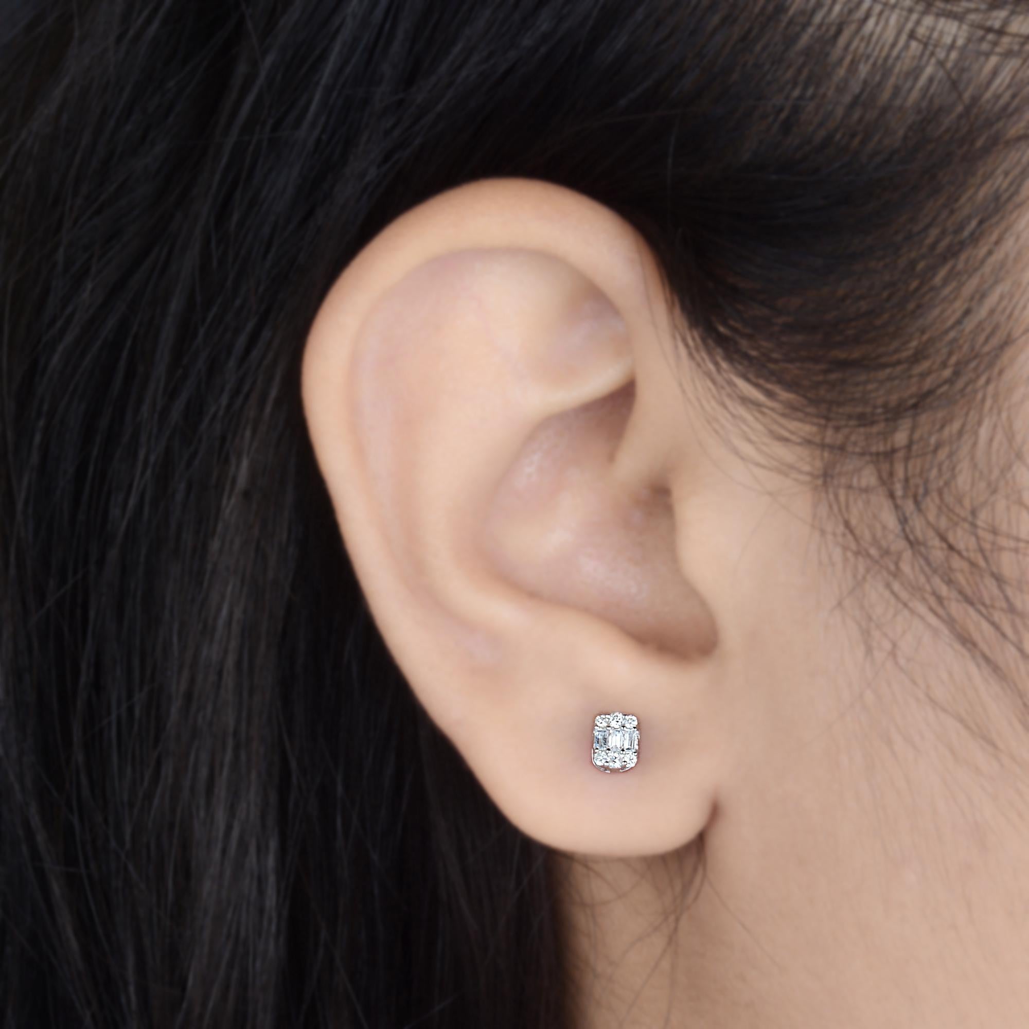Moderne Boucles d'oreilles en or blanc 10 carats avec diamants baguettes naturels de 0,2 carat SI/H en vente