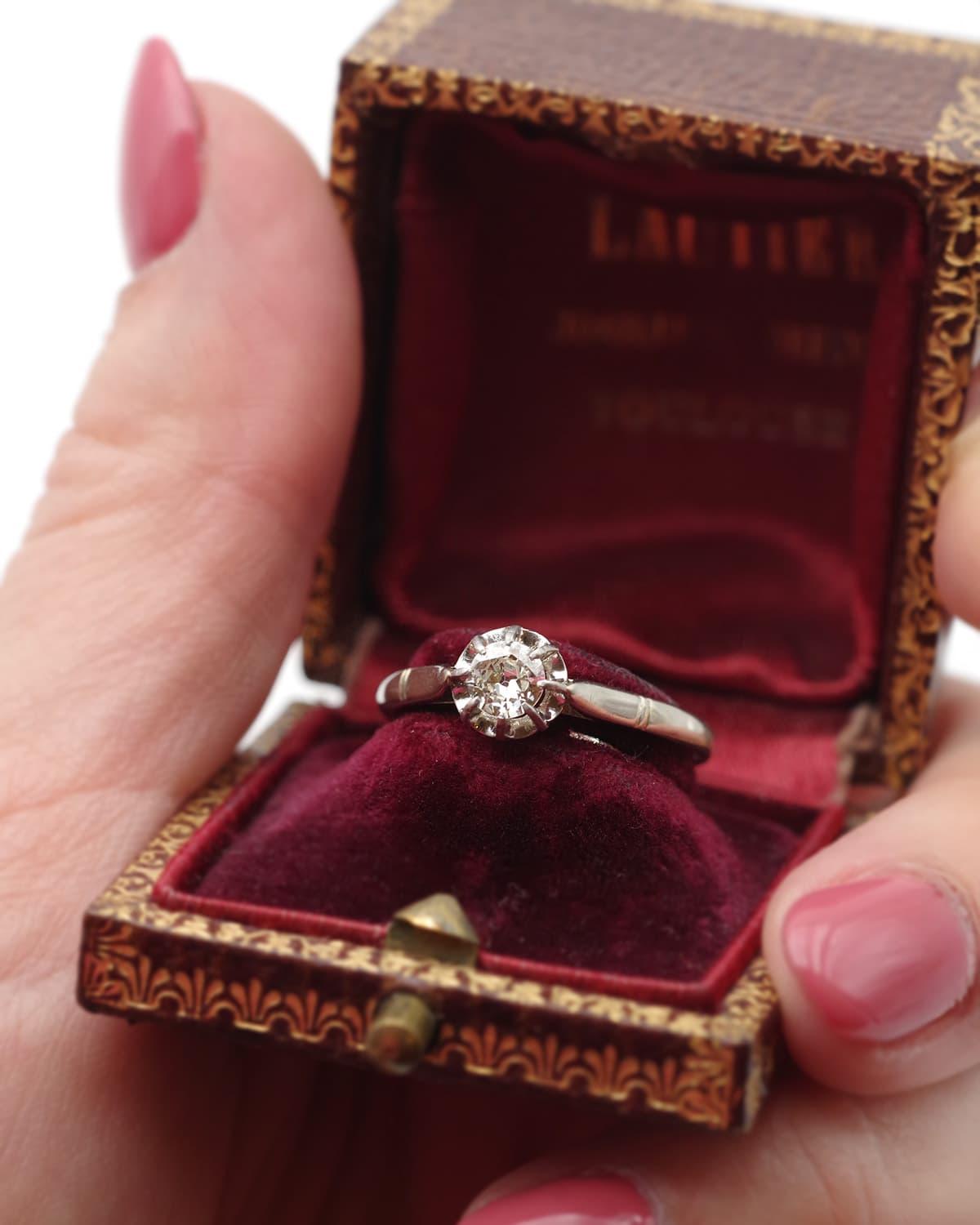 Bague solitaire en diamant de 0,23 ct en platine, bague solitaire Art déco Pour femmes en vente