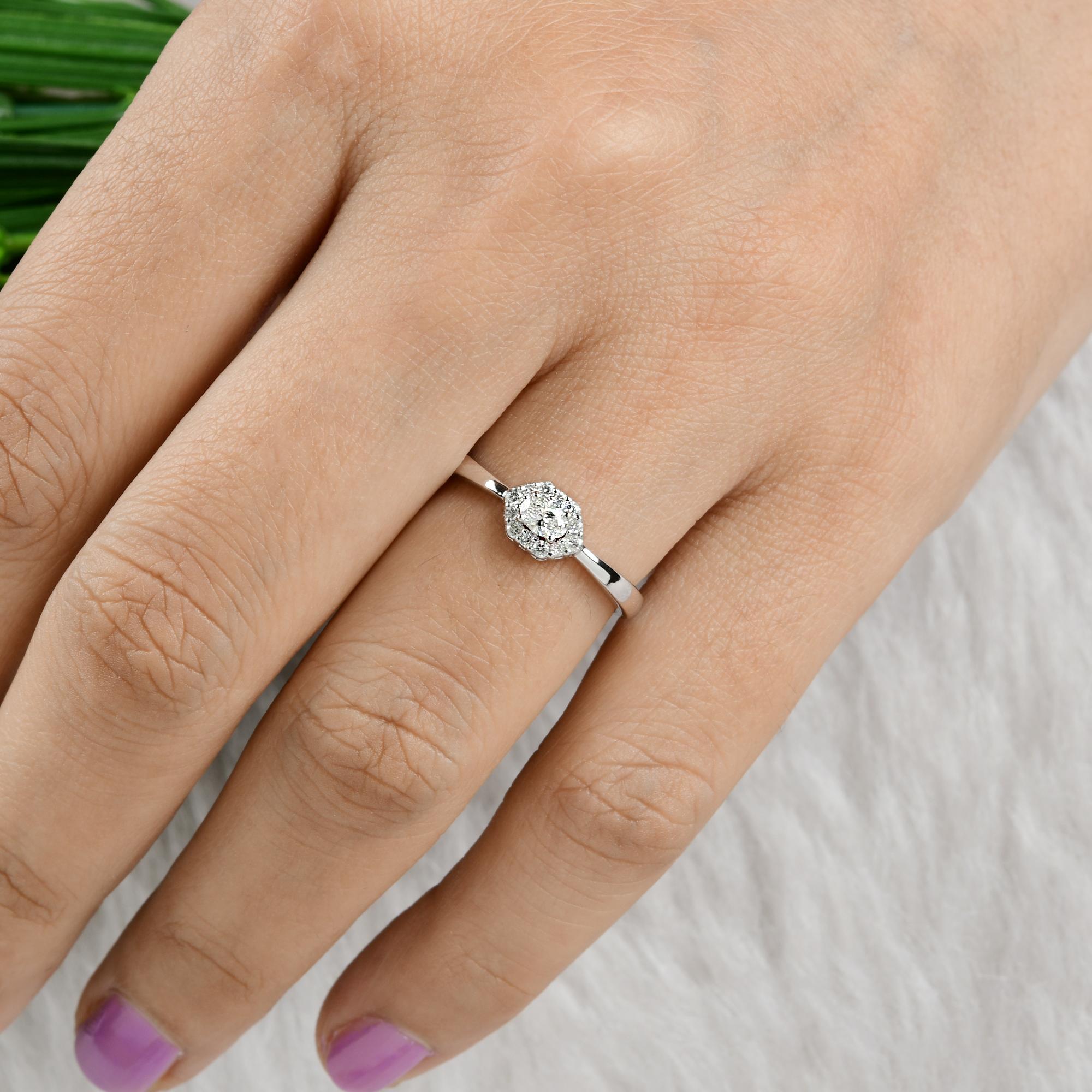 0,23 ct SI Clarity HI Color Oval Round Diamond Promise Ring Oro bianco 18 carati In condizioni Nuovo in vendita a Diera, Dubai