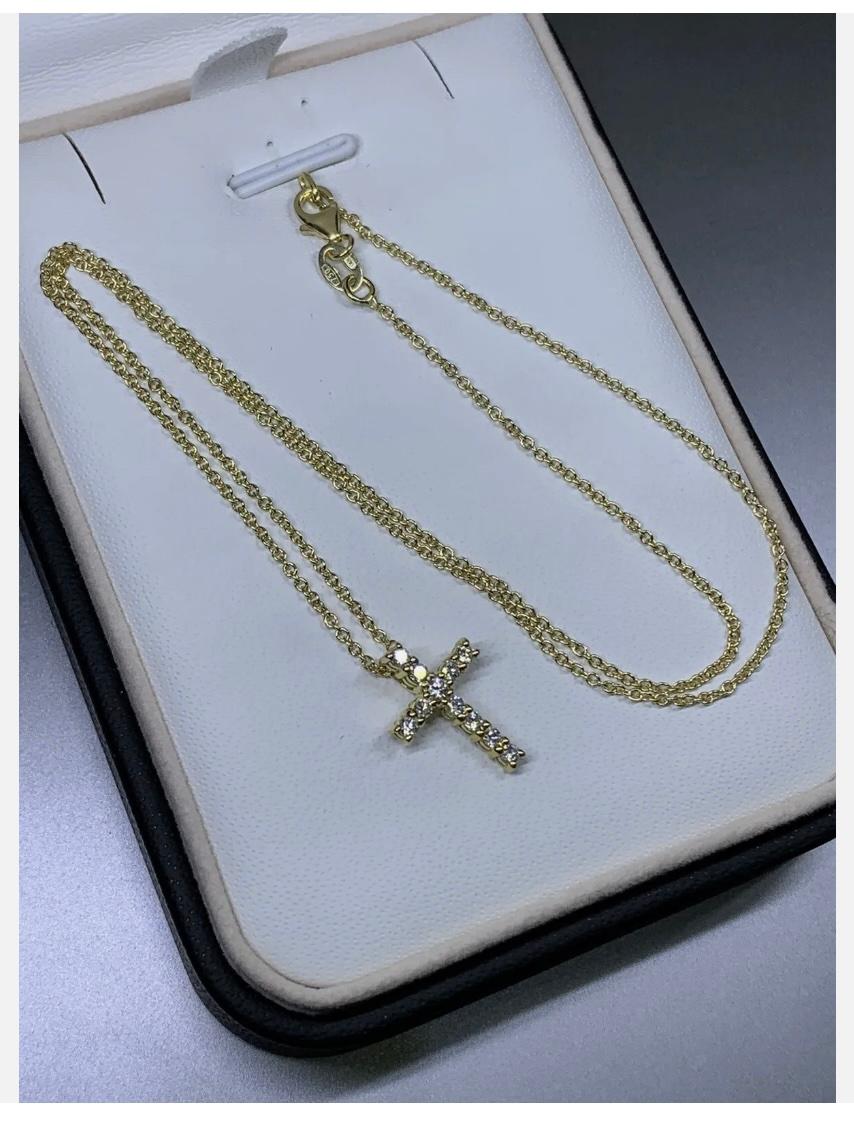 Moderne 0.23ct Diamond Cross Chunky Pendentif en or jaune 18ct 16 pouces en vente