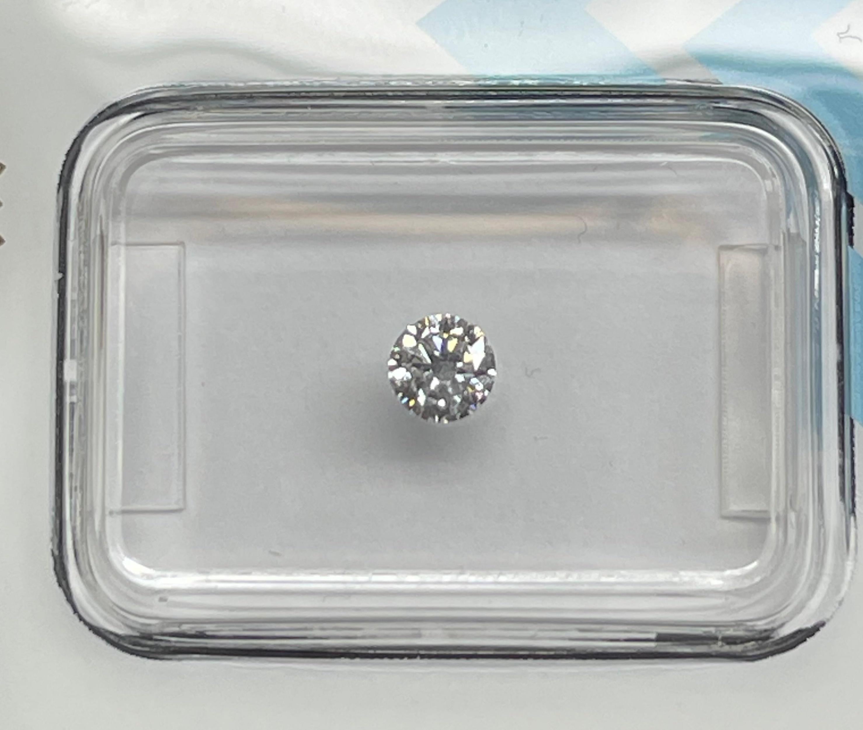 Natural Diamond graded by IGI.

Shape: Round Brilliant
Weight: 0.23 CT
Color: D
Clarity: SI1
Cut: Very Good
Polish: Excellent
Symmetry: Excellent
Fluorescence: None
Laser inscription : IGI 630434206