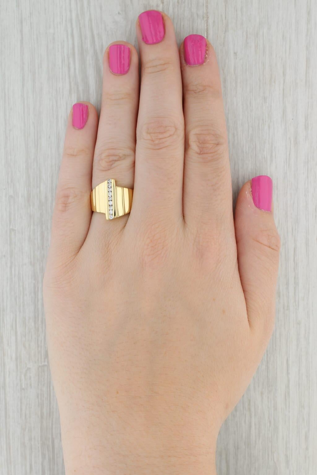 0.23ctw Diamond Beveled Ring 18k Yellow Gold Size 8 4