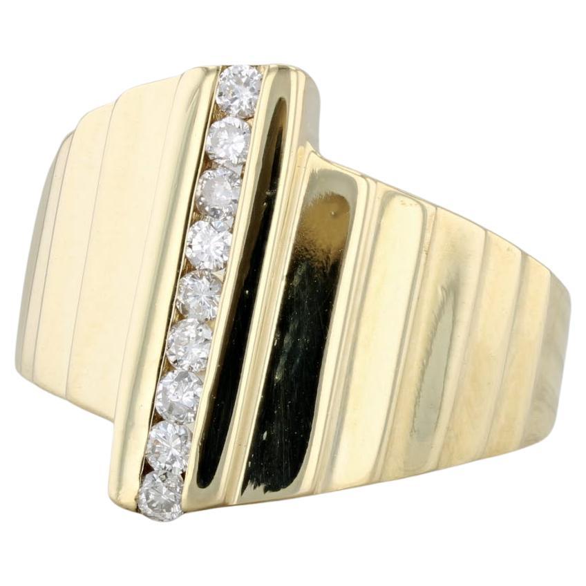 0.23ctw Diamond Beveled Ring 18k Yellow Gold Size 8 For Sale