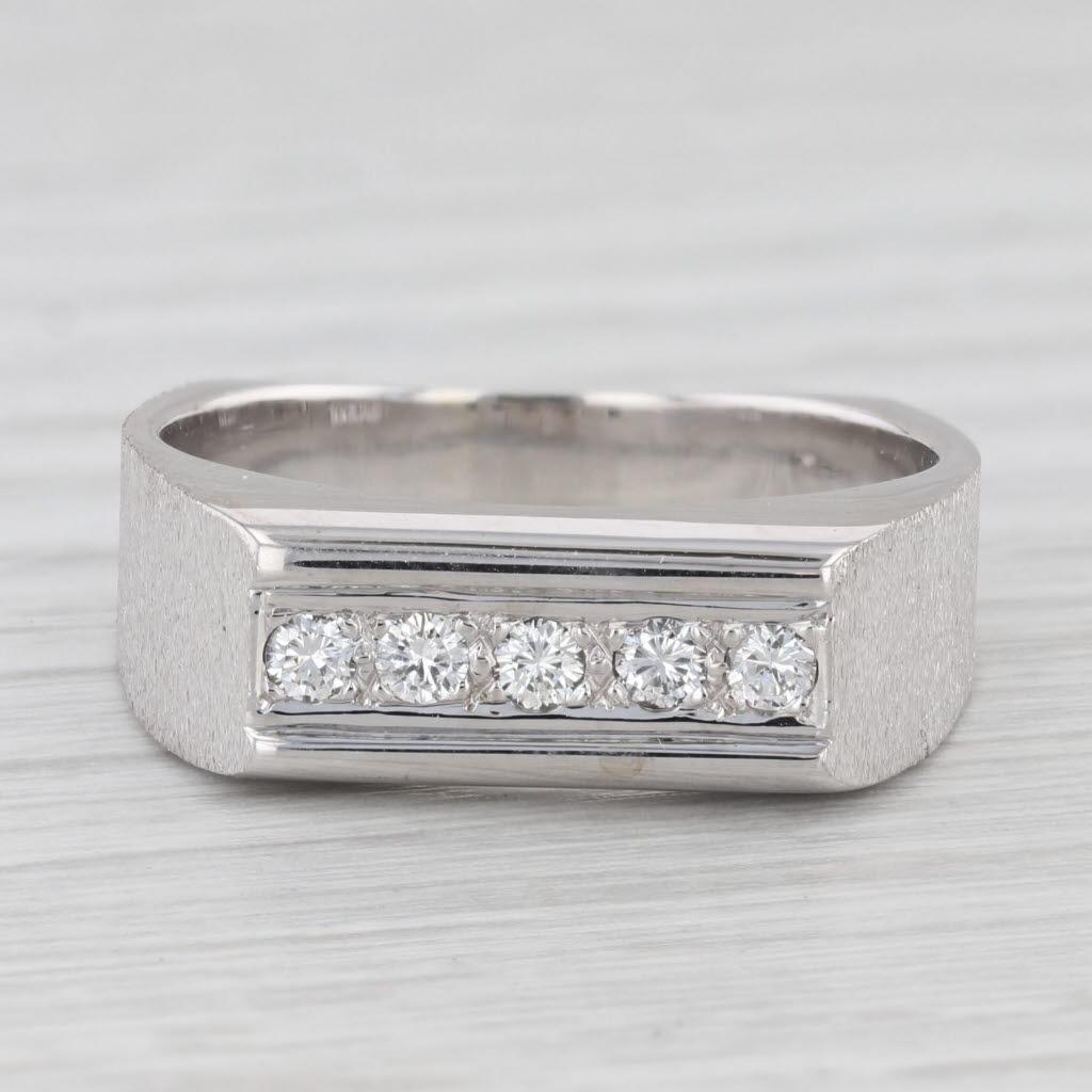 Round Cut 0.23ctw Diamond Men's Wedding Band 14K White Gold Size 10.5 Ring For Sale