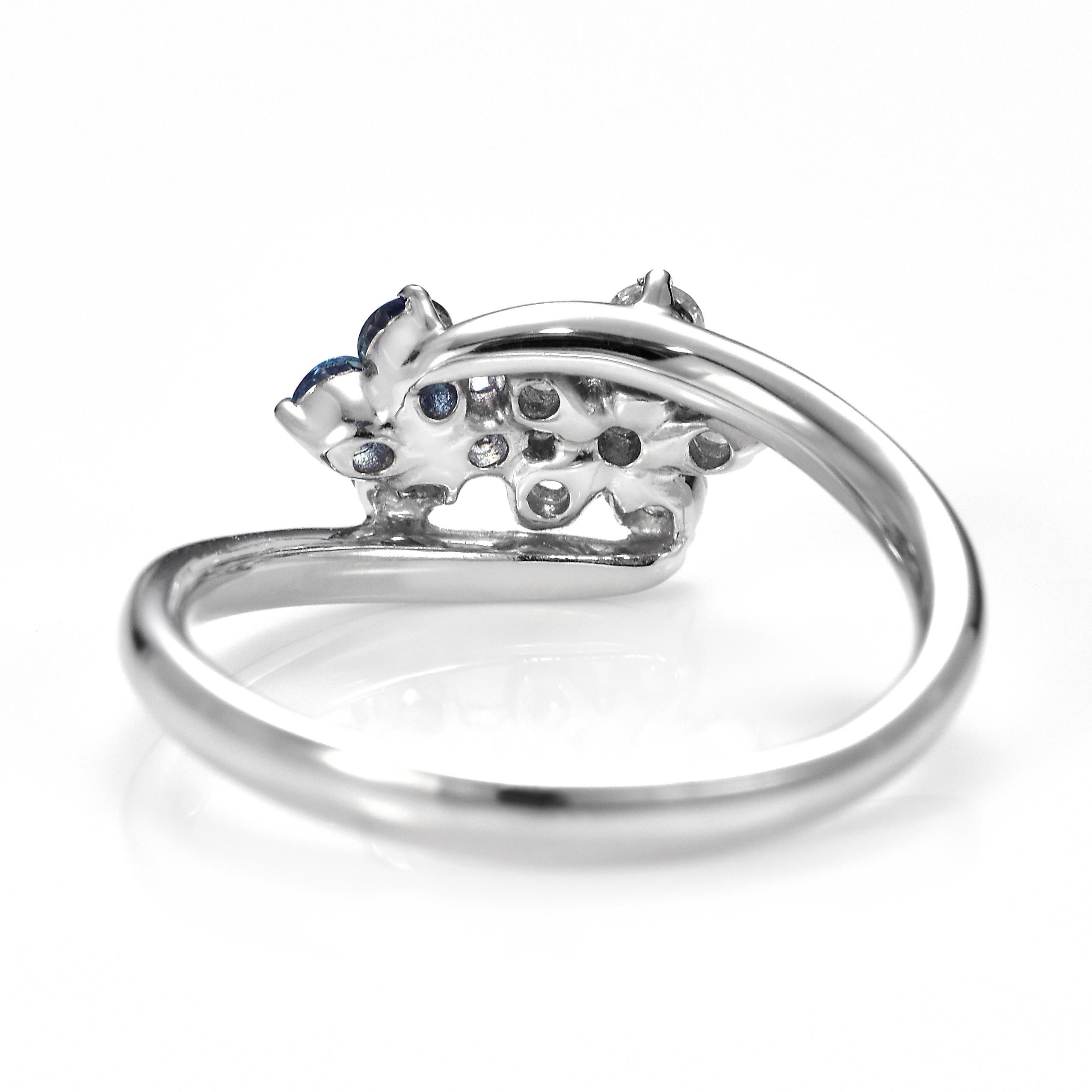 0.24 Carat Brazilian Alexandrite and Diamond Ring set in Platinum For Sale 6
