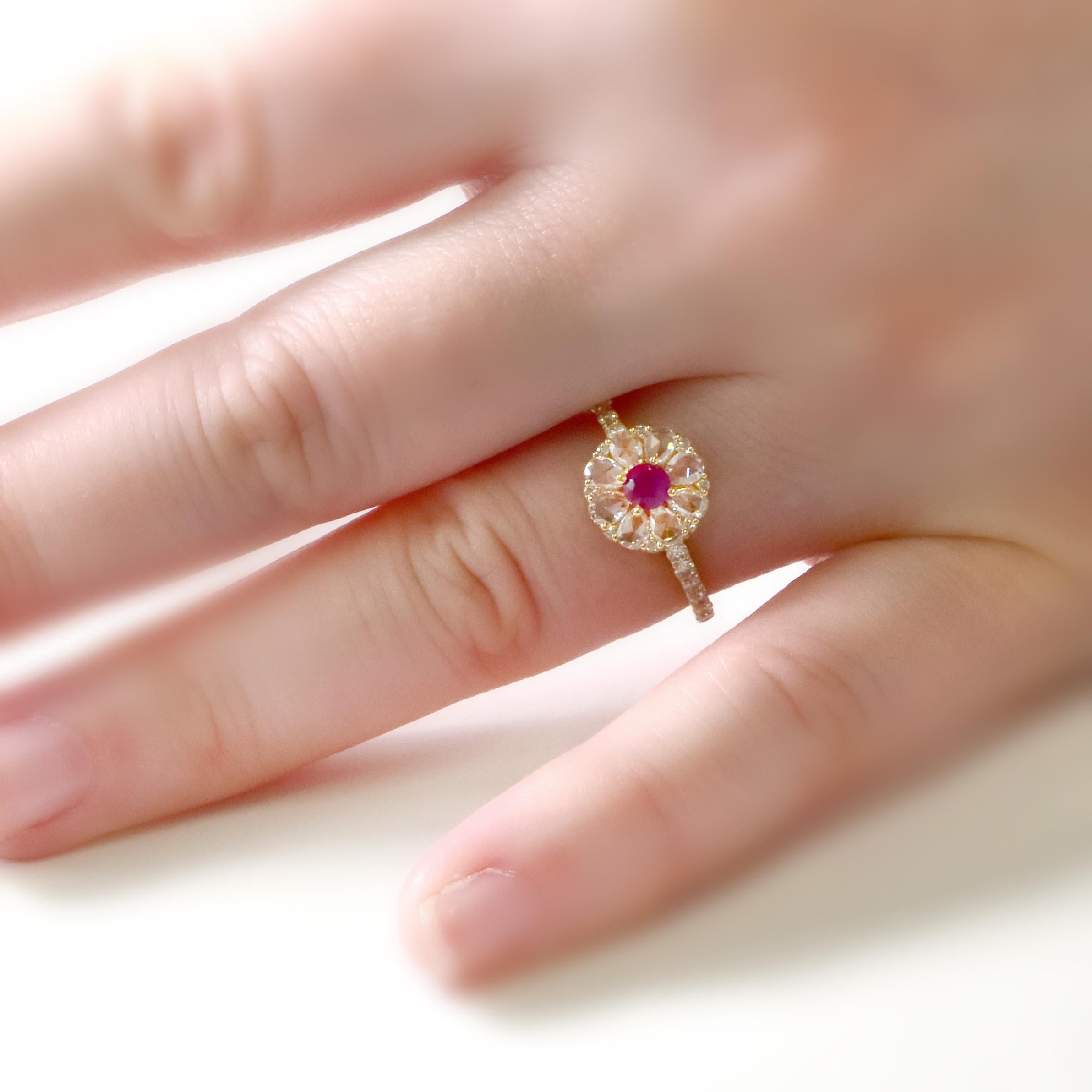 Bague en or 18 carats ornée d'un rubis naturel de 0,24 carat et d'un diamant taillé en rose de 0,80 carat Pour femmes en vente