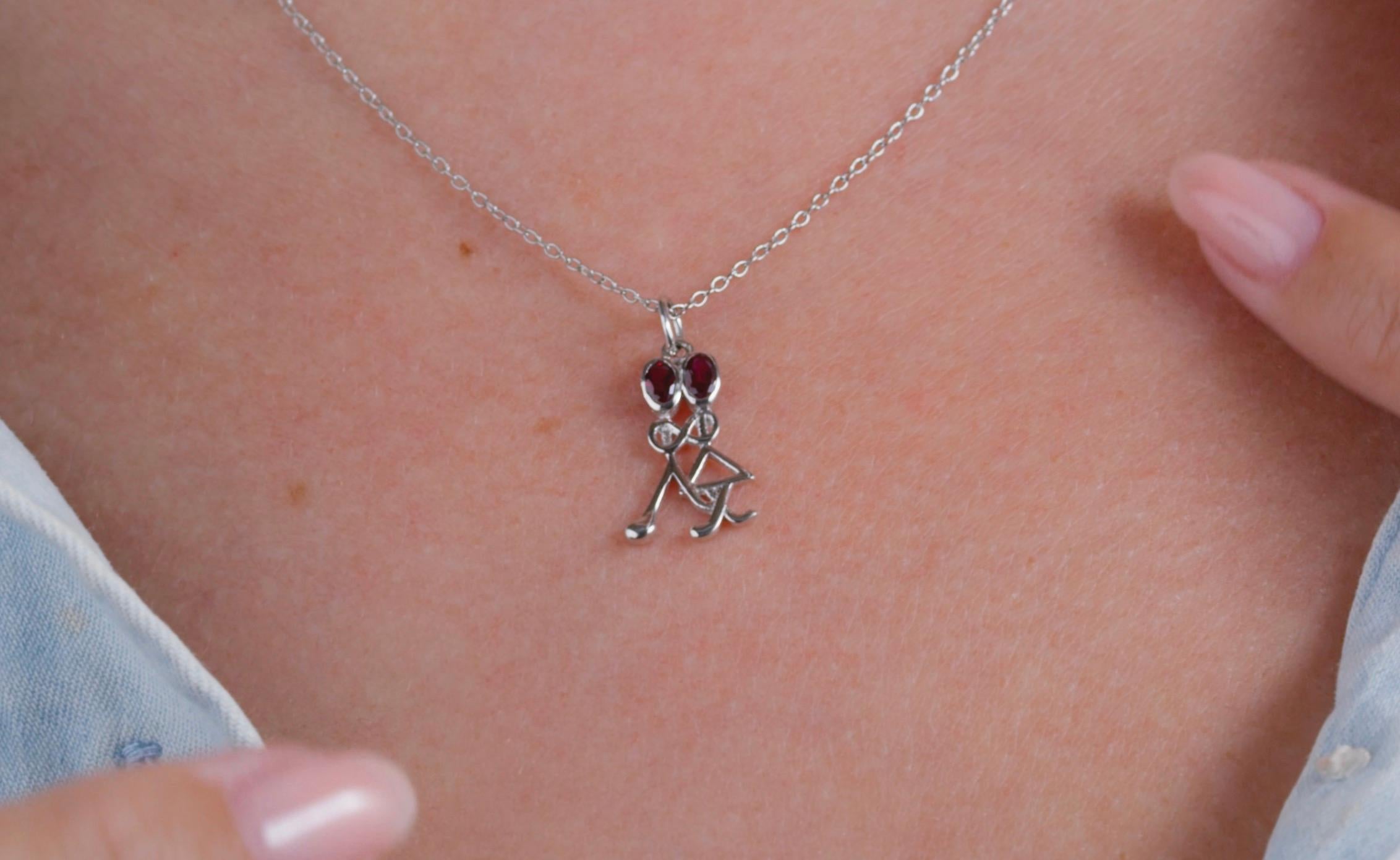 Collana con ciondolo a forma di bastone in argento Sterling Ruby da 0,24 carati di peso totale in vendita 3