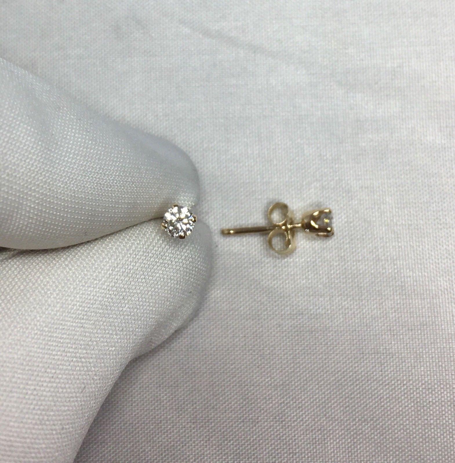 0.24 Carat White Diamond Stud Earrings Pair of 14 Karat Yellow Gold F/G VS1/VVS2 1