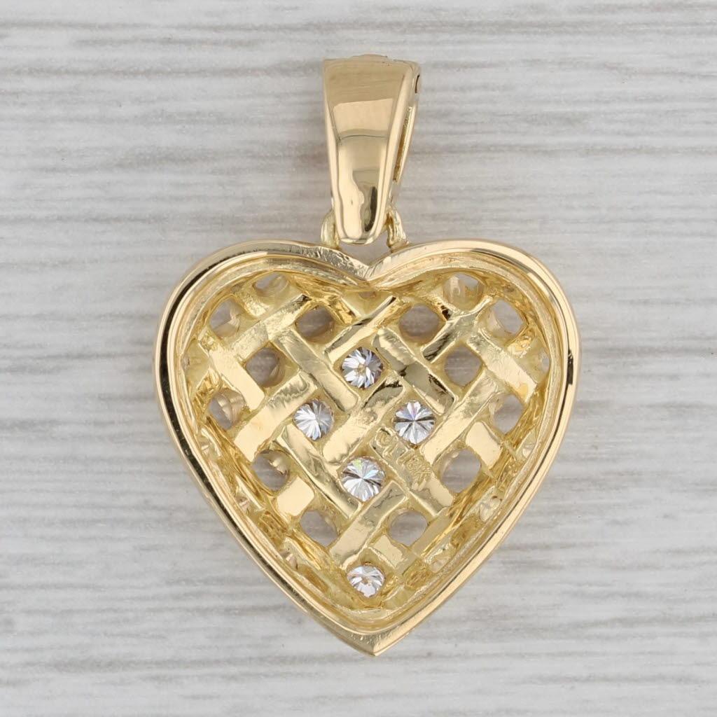 Round Cut 0.24ctw Diamond Lattice Work Heart Pendant 18k Yellow Gold For Sale