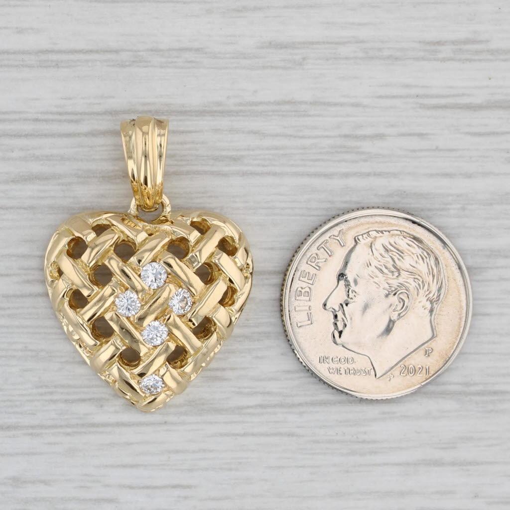 0.24ctw Diamond Lattice Work Heart Pendant 18k Yellow Gold For Sale 1