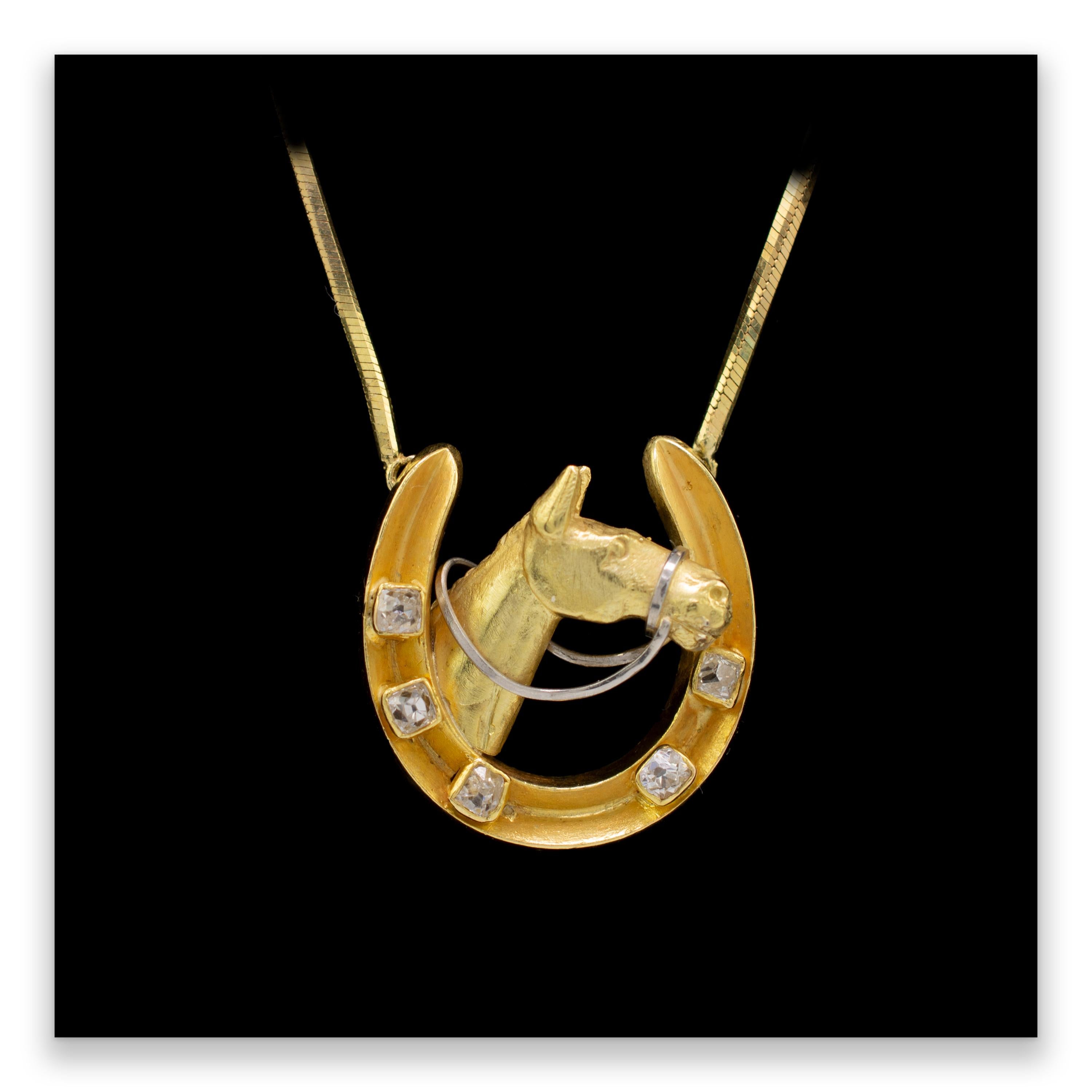 Diamond Horseshoe Pendant Necklace 18 Karat Gold with Split Chain circa 1970s For Sale 5