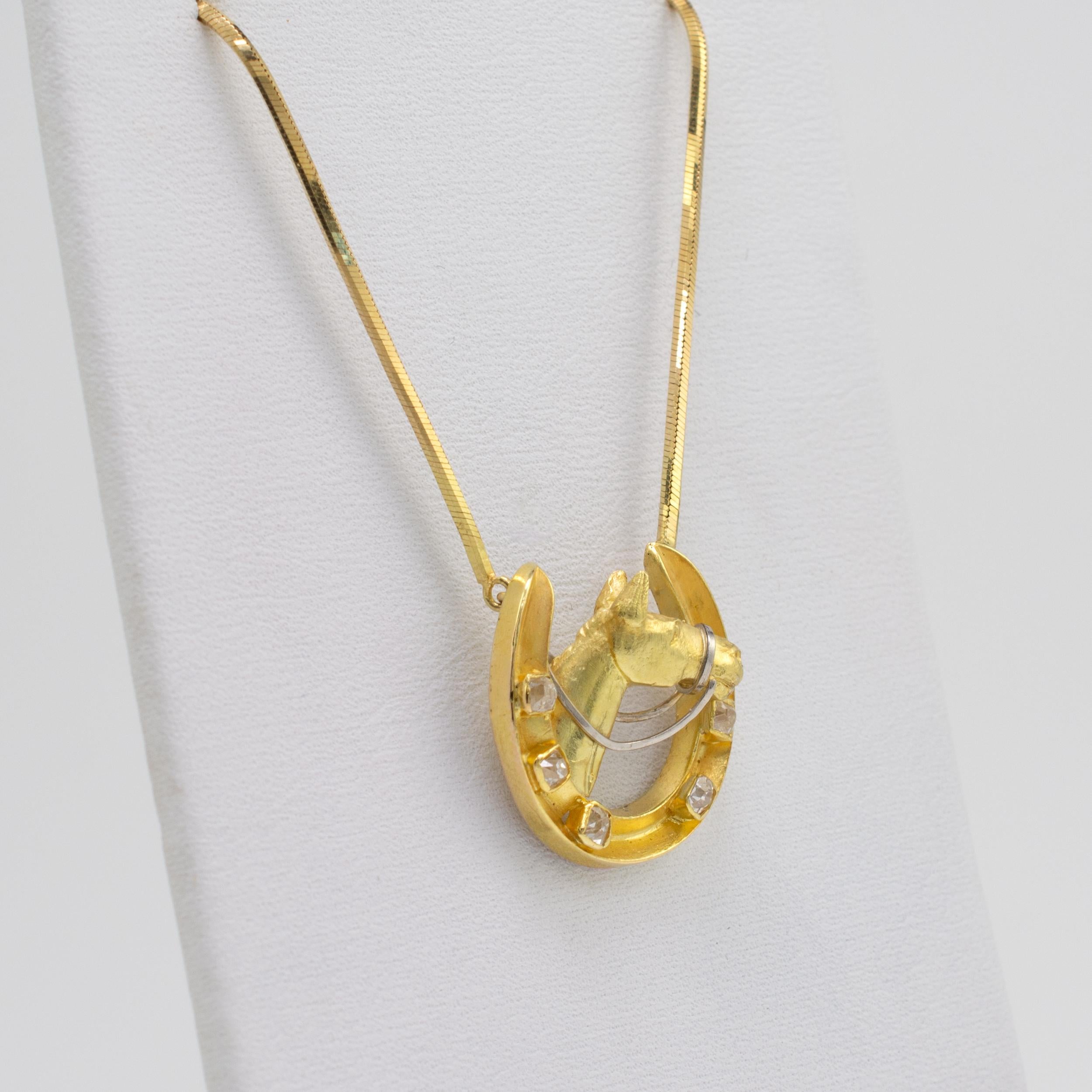 Diamond Horseshoe Pendant Necklace 18 Karat Gold with Split Chain circa 1970s In Good Condition For Sale In Preston, Lancashire