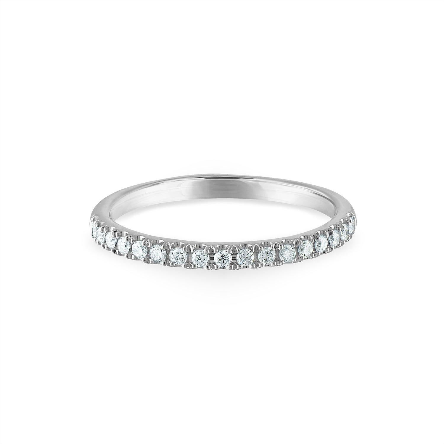 For Sale:  0.25 Carat Diamond Platinum Wedding Band 17 Round Diamonds, I Color, VS2 Clarity 4