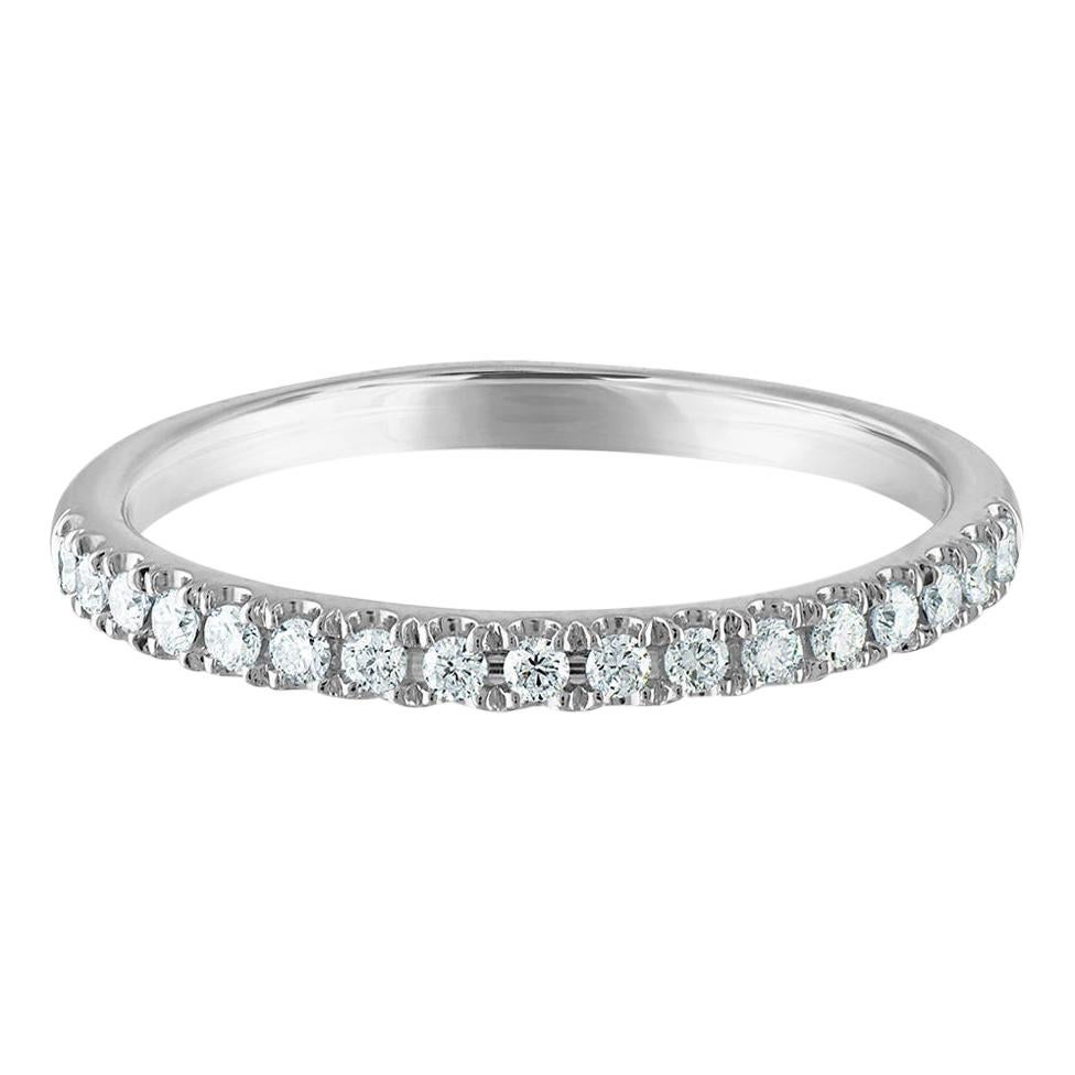 For Sale:  0.25 Carat Diamond Platinum Wedding Band 17 Round Diamonds, I Color, VS2 Clarity