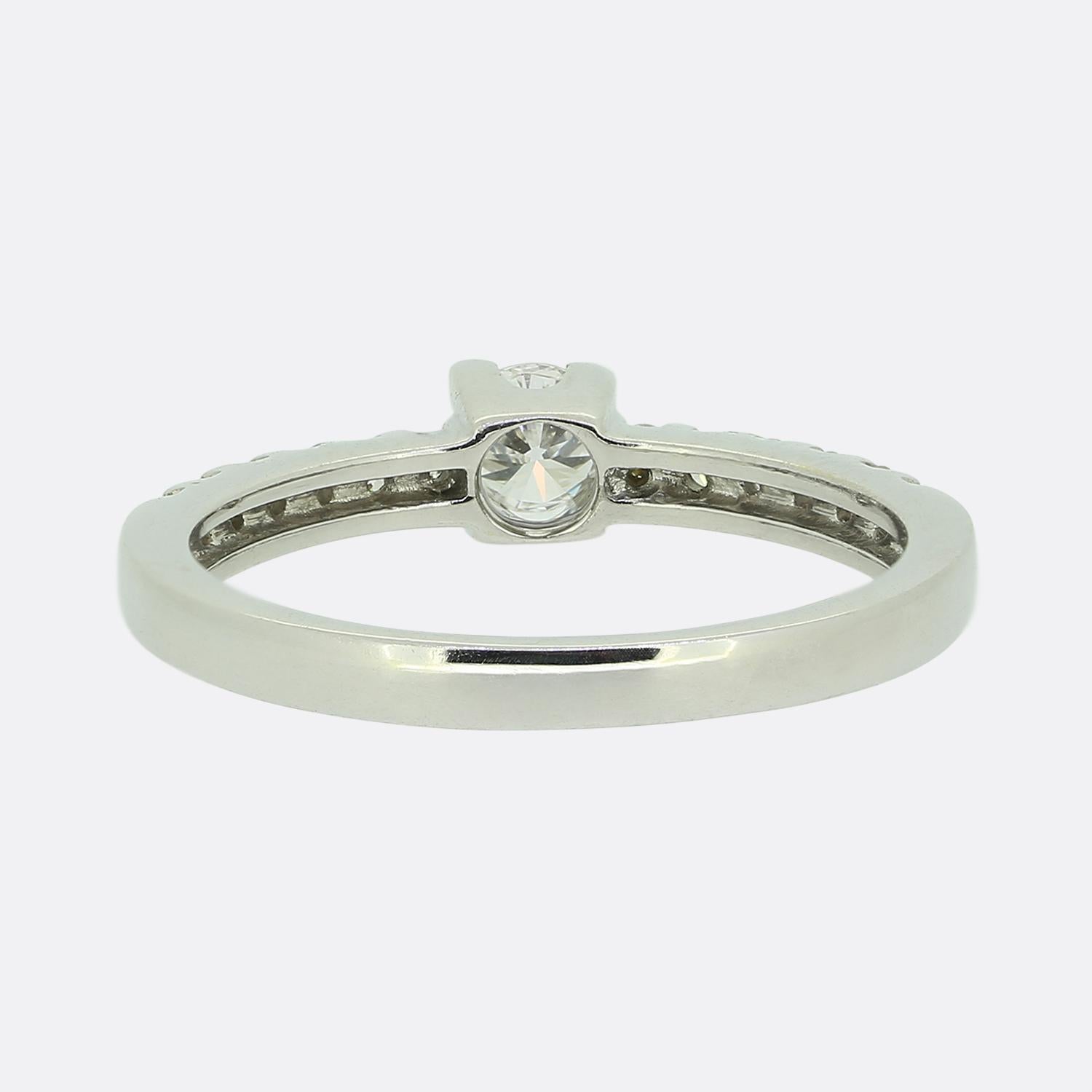 0.25 Carat Diamond Solitaire Engagement Ring In Good Condition For Sale In London, GB