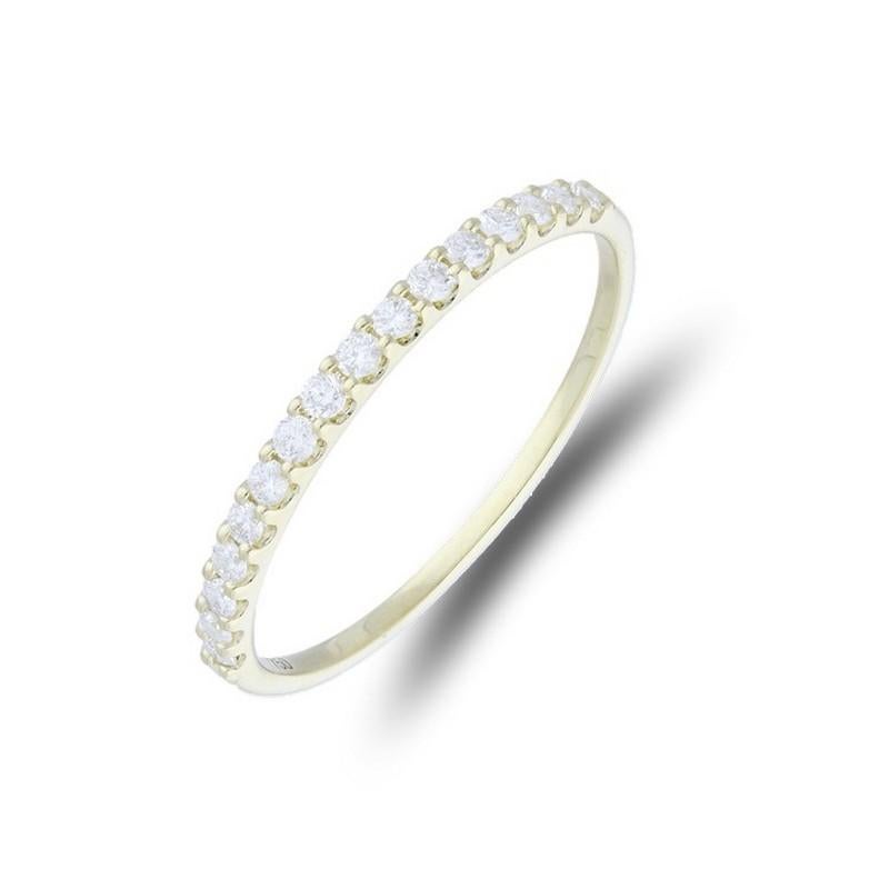 Diamonds: Sixteen meticulously selected round diamonds grace this wedding ring, each set in a T.C. (Tiny Channel) micro setting, creating a stunning, continuous shimmer. The total carat weight of 0.25 carats ensures a captivating and charming