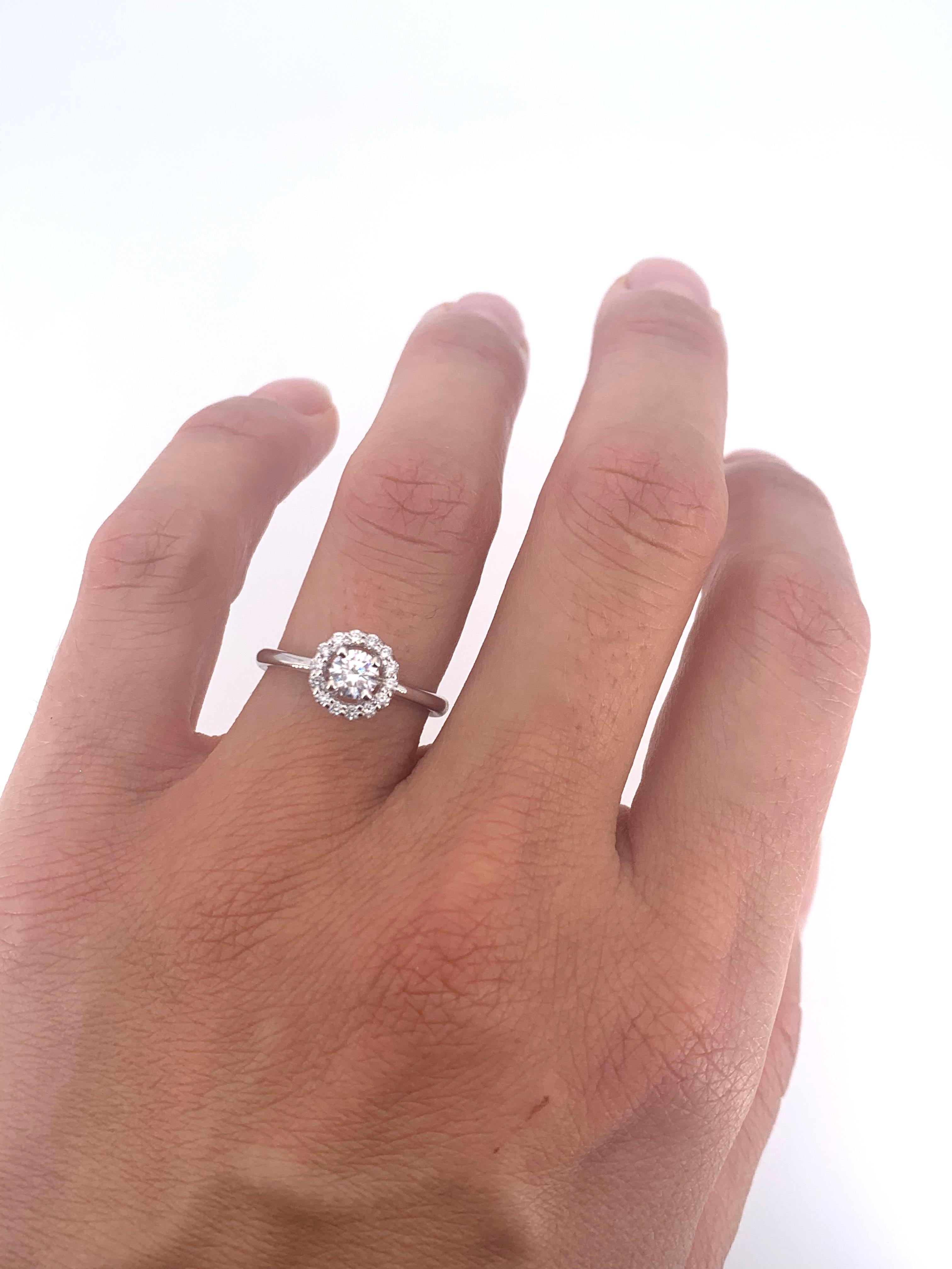 0.25 Carat Halo Solitaire Contemporary Diamond Ring  In New Condition For Sale In Florence, IT