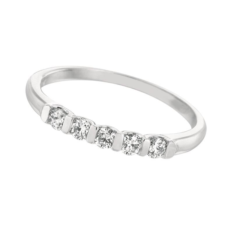 Contemporary 0.25 Carat Natural Diamond 5-Stone Ring Band G SI 14 Karat White Gold For Sale