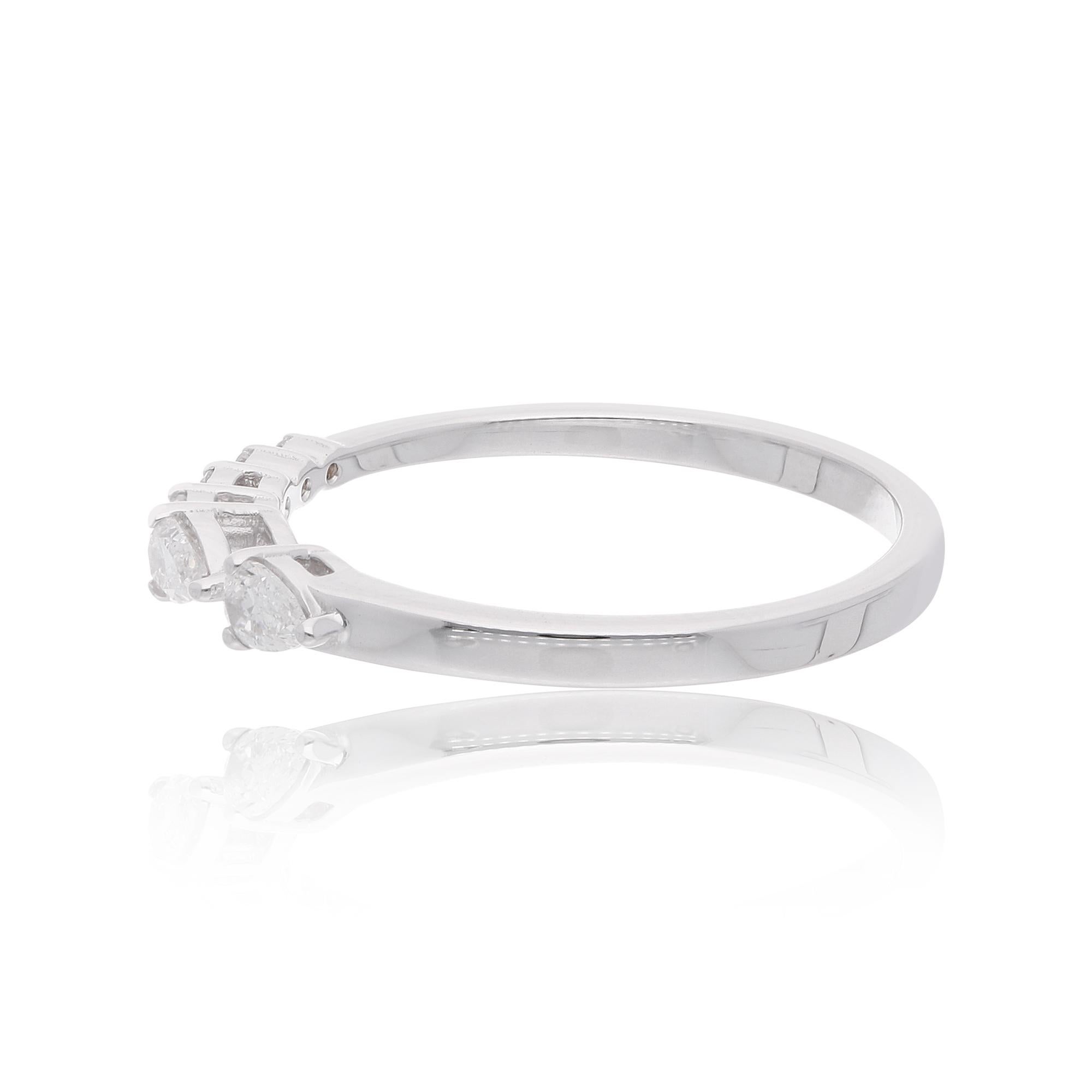 The ring is a size 7 and may be resized to larger or smaller upon request. FOLLOW SPECTRUM JEWELS storefront to view the latest collection & exclusive pieces. Spectrum Jewels is proudly rated as a Top Seller on 1stdibs with 5 star customer reviews.