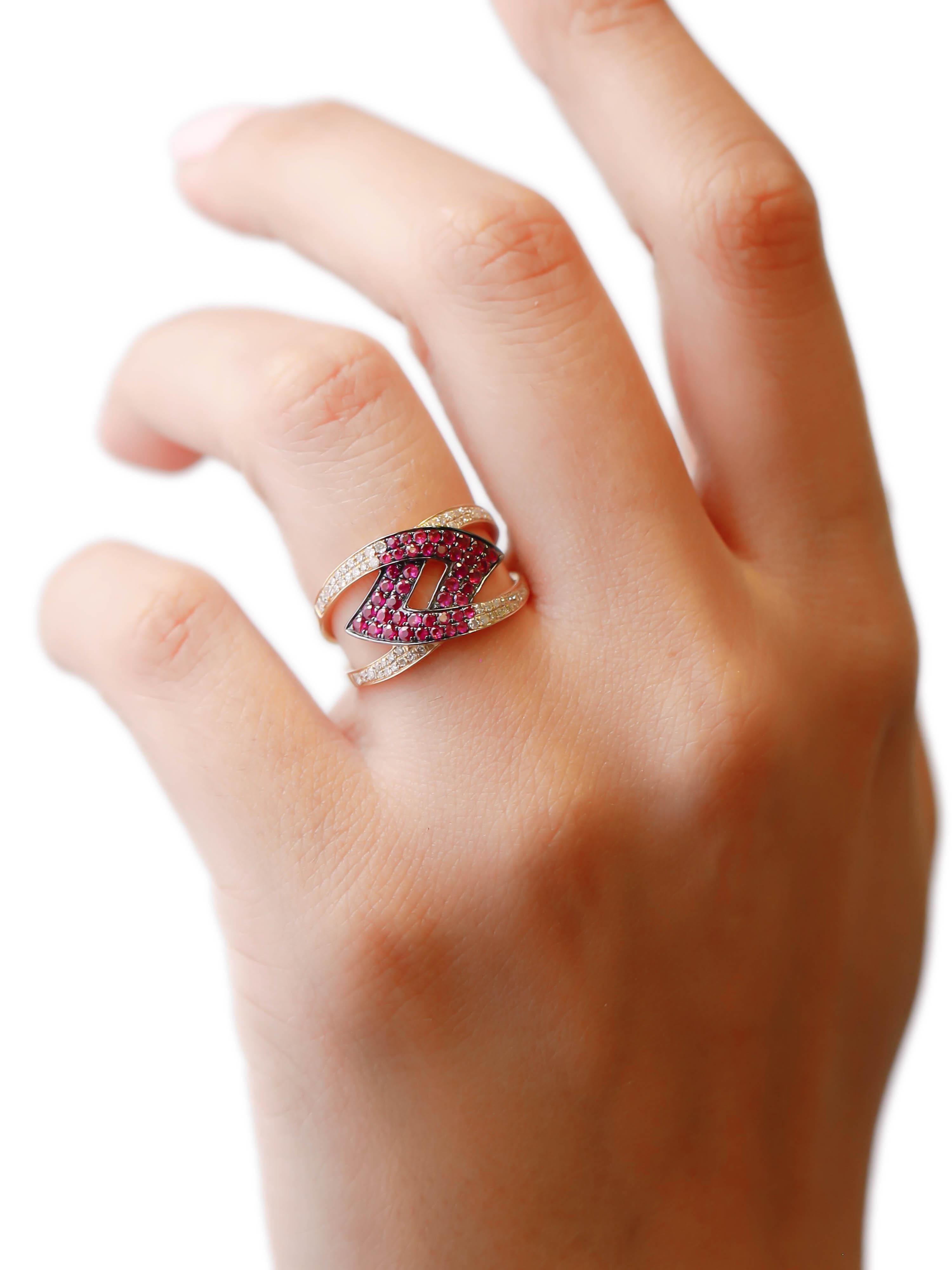 Women's or Men's 0.25 Carat Round Cut Diamond 0.62 Carat Ruby Pave 14k Yellow Gold Wrap Ring  For Sale