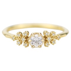 Bague de fiançailles à pétales avec diamant rond de 0,25 carat par NOOI JEWELRY