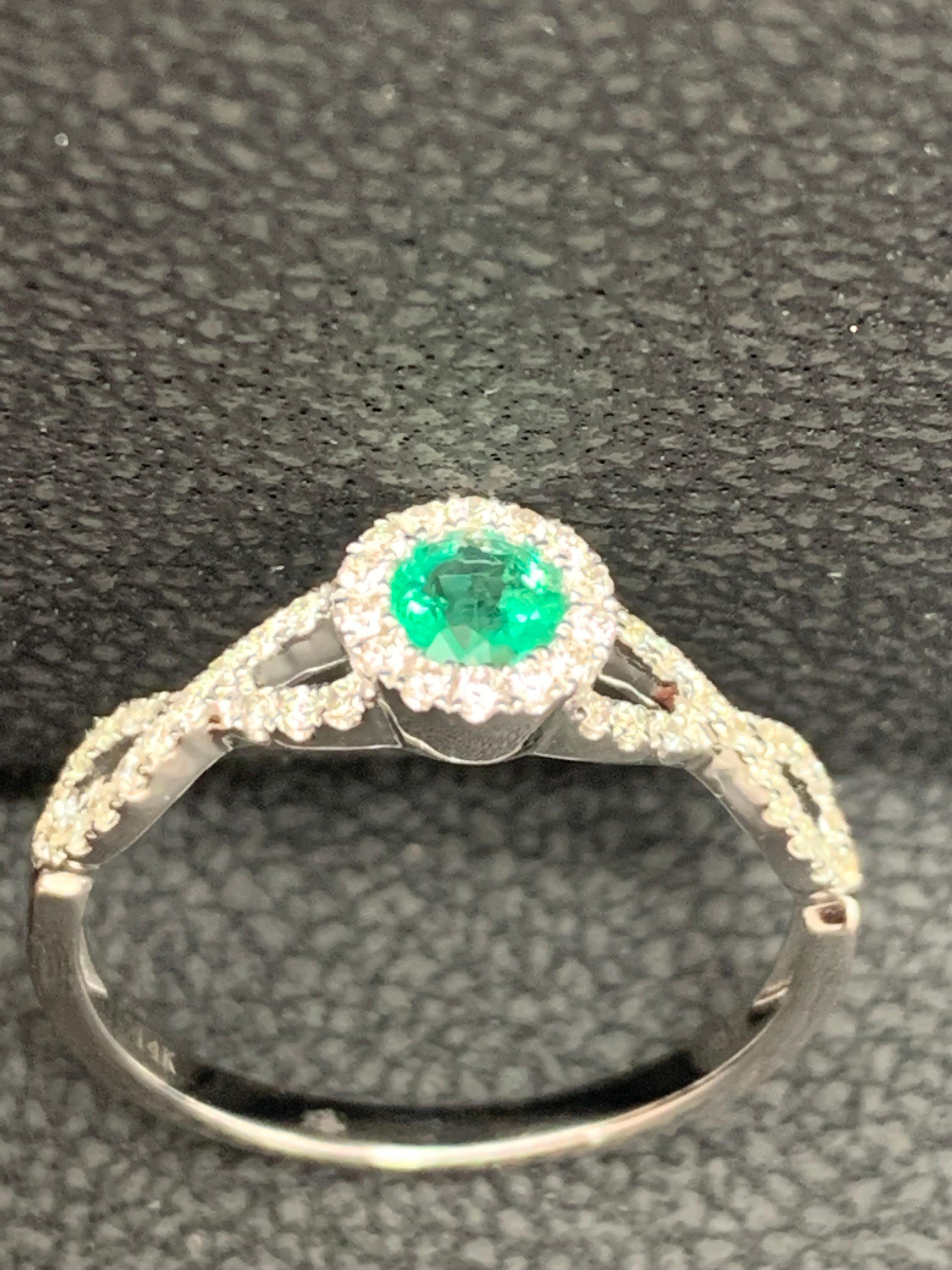 0.25 Carat Round Emerald Fashion Ring in 14K White Gold For Sale 7