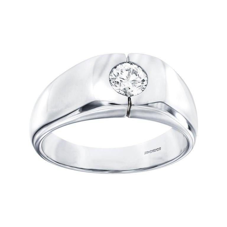 0.25 Carat Round White Diamond 18 Kt White Gold Men's Signet Gentleman Ring For Sale 3