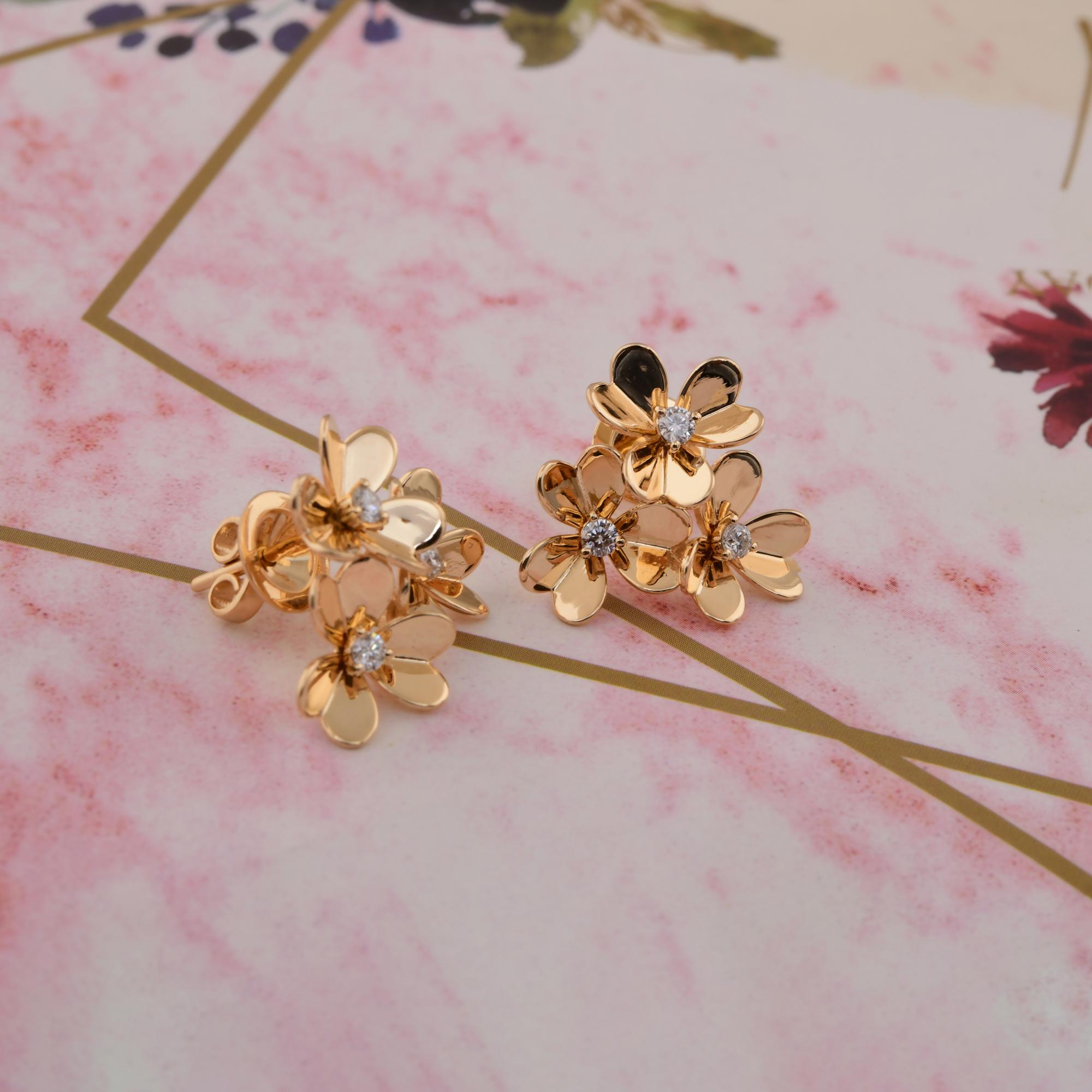 Round Cut 0.25 Carat SI Clarity HI Color Diamond Flower Earrings 14 Karat Yellow Gold For Sale