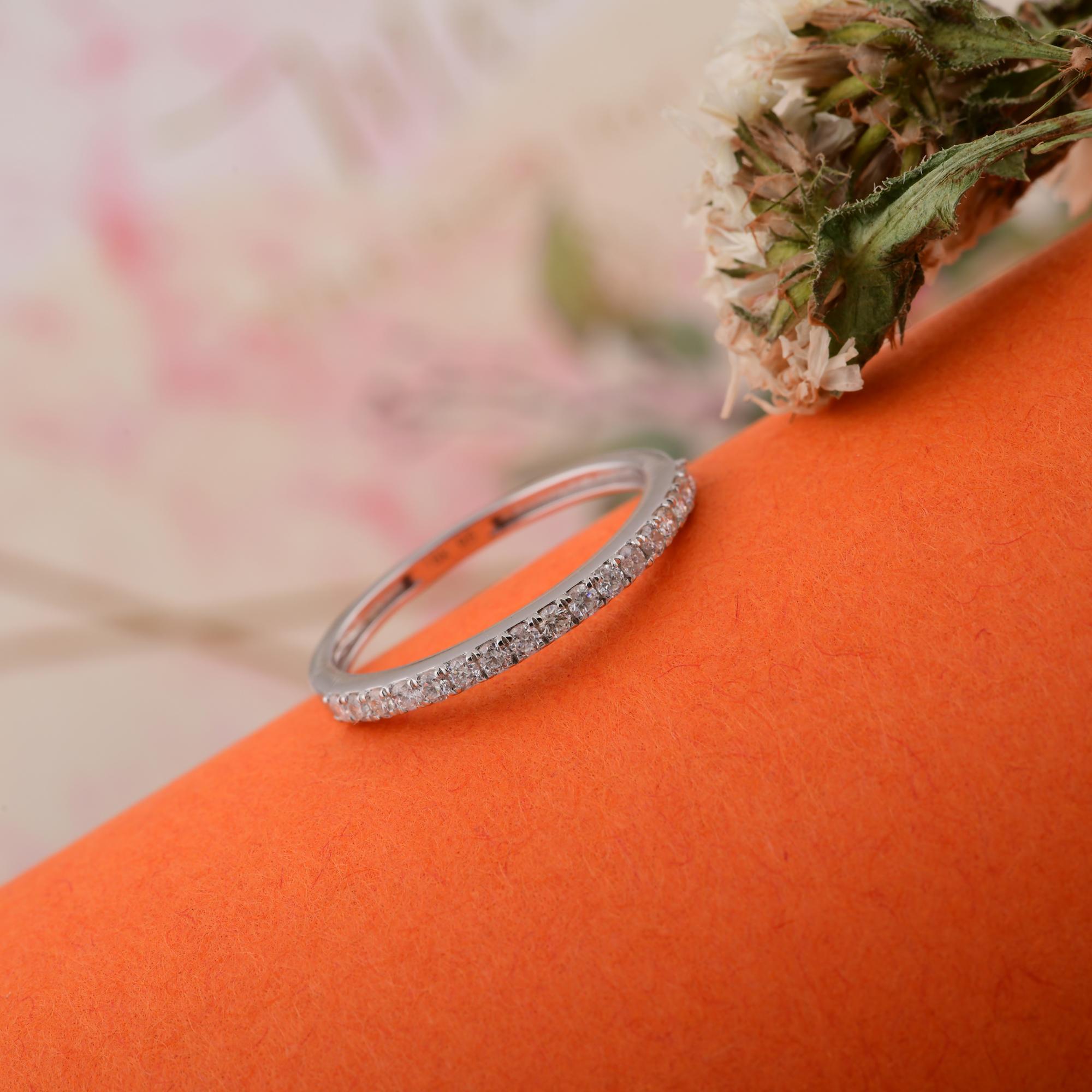 0.25 Carat SI Clarity HI Color Diamond Half Eternity Band Ring 14k White Gold Neuf - En vente à Diera, Dubai