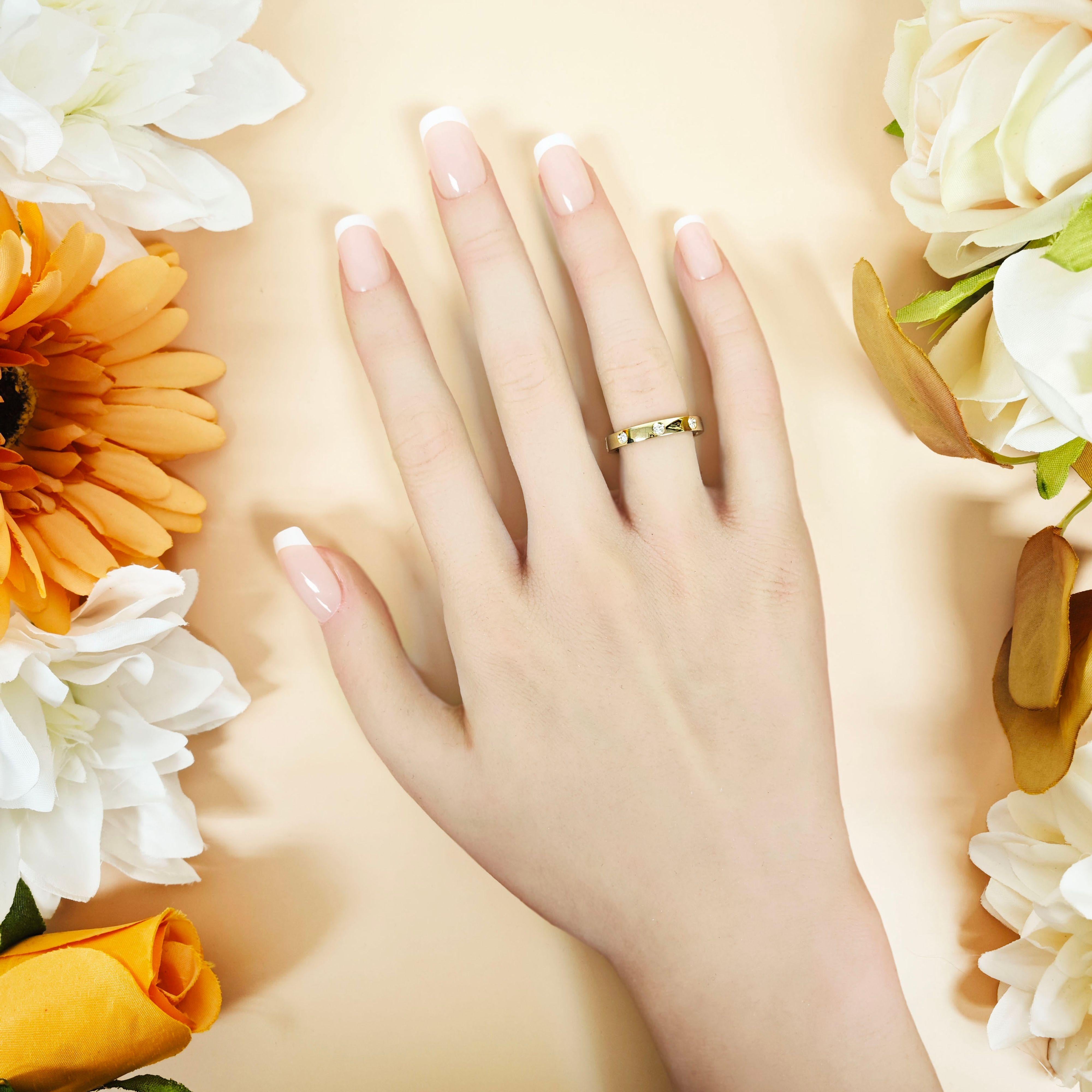 Taille ronde Bague d'éternité en or jaune avec diamant blanc de 0,25 carat en vente