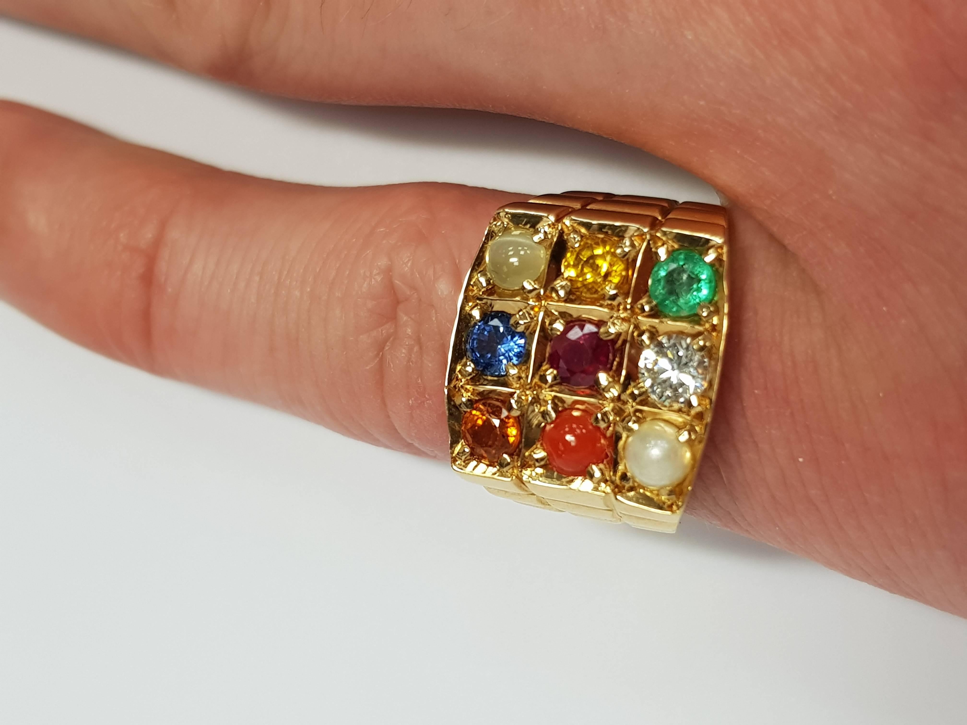 0.25 CT Diamond Multi Stone 18 KT Yellow Gold Sapphire Emerald Ruby Signet Ring In New Condition For Sale In London, GB