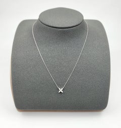 18k White Gold Marquise Diamond Flower Pendant Necklace – 0.25 ct