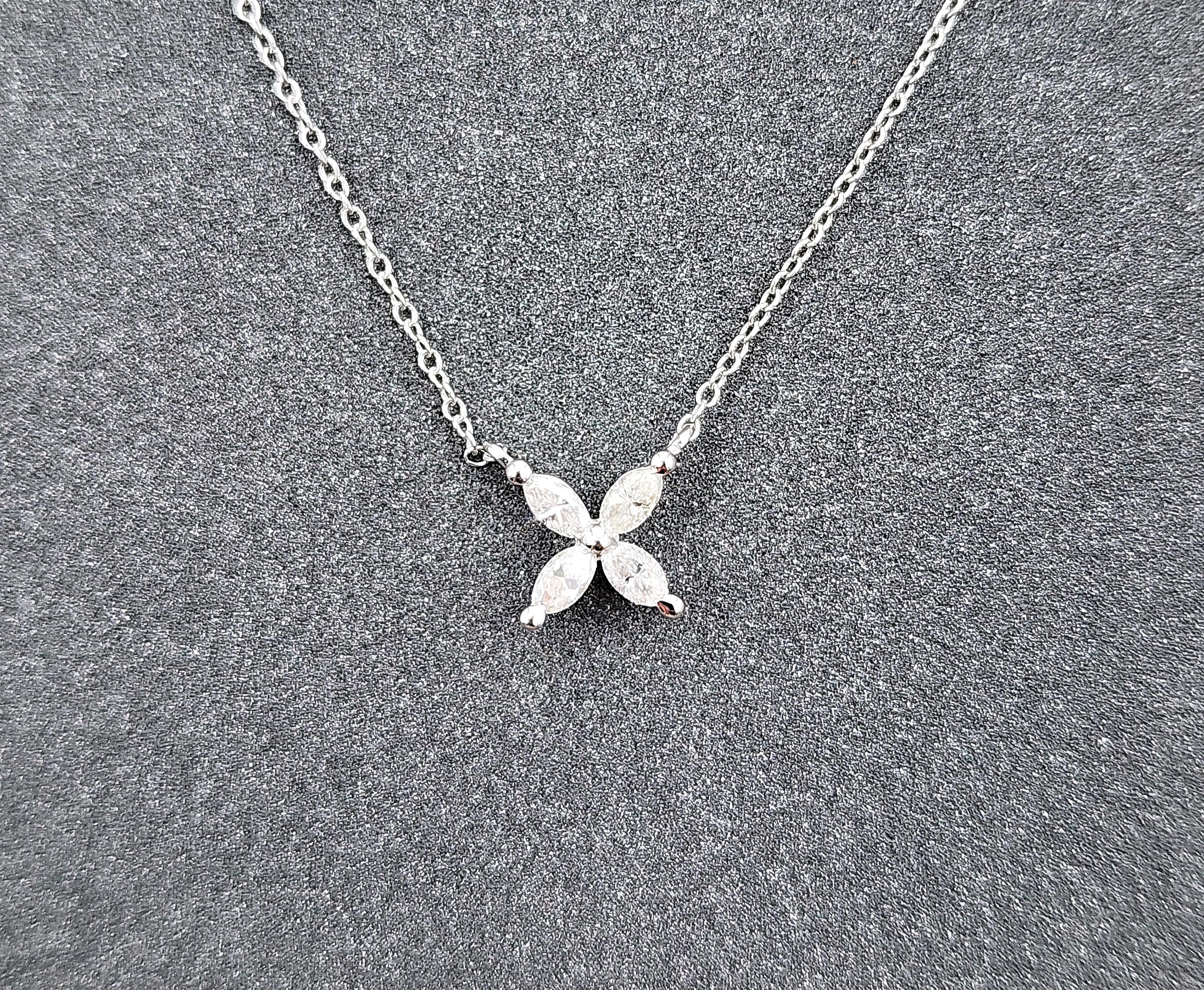 Ciondolo con diamante a forma di fiore di 0,25 carati in vendita 1