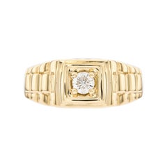 Used 0.25 CT Round White Diamond 18 KT Yellow Gold Solitaire Gents Signet Ring