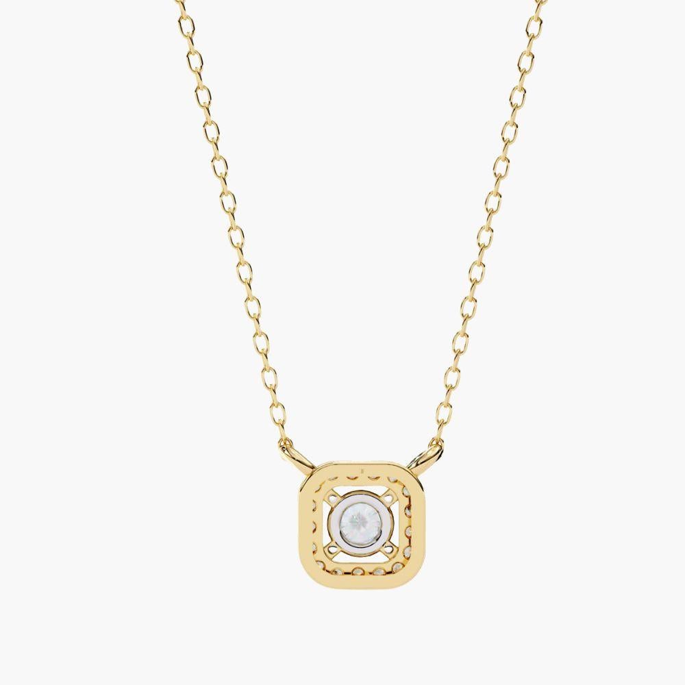 0.25 Ctw Solitaire Diamond Square Halo Necklace 14K Gold For Sale 2