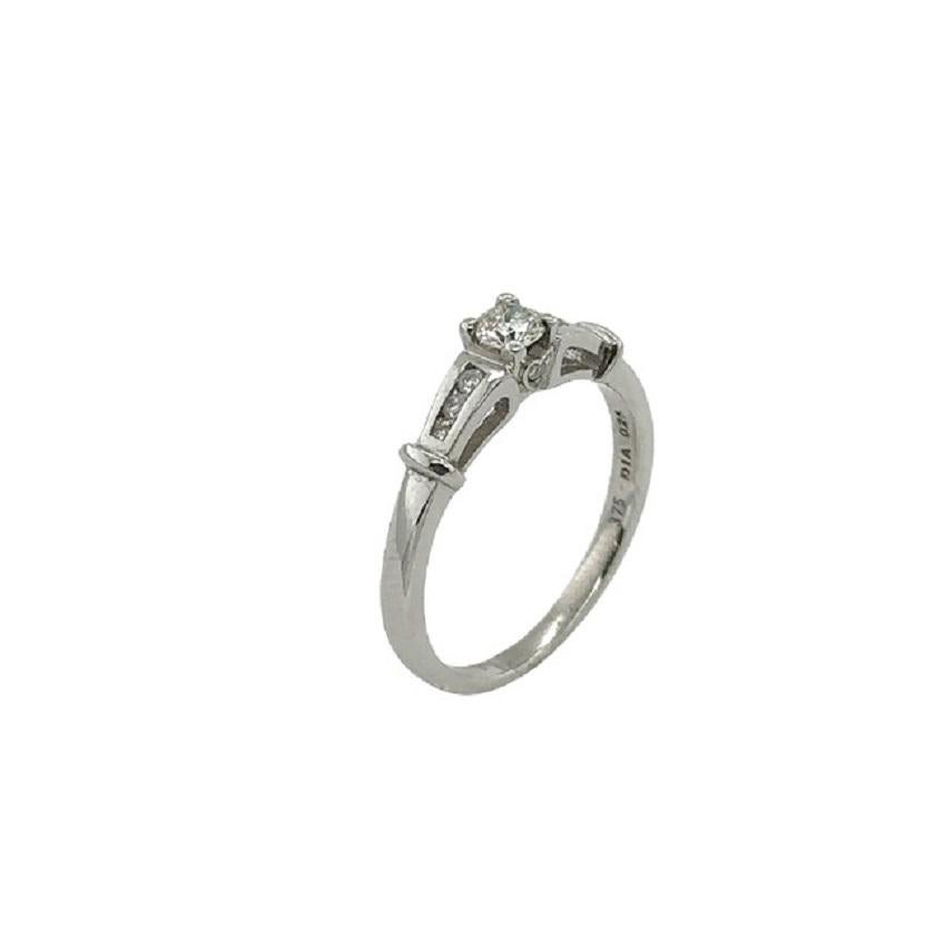 Round Cut 0.25ct Classic Solitaire Diamond Ring in 9ct Gold For Sale