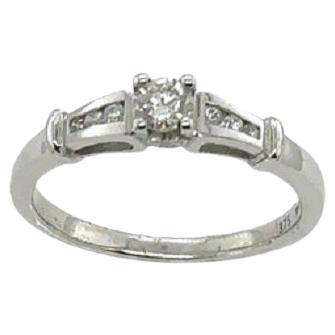0.25ct Classic Solitaire Diamond Ring in 9ct Gold For Sale