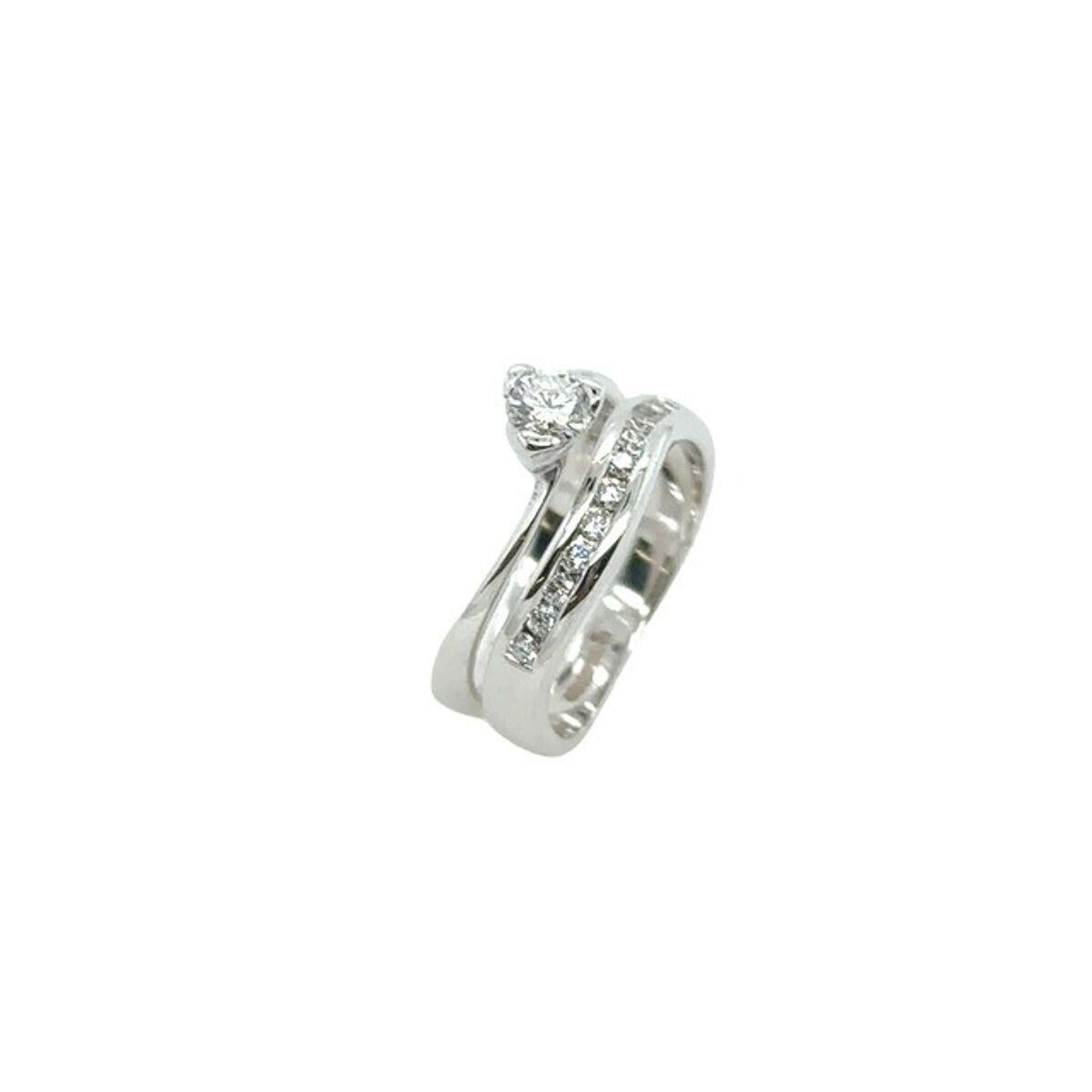 Round Cut 0.25ct Classic Solitaire Diamond Ring with Wedding Band in 18ct White Gold For Sale