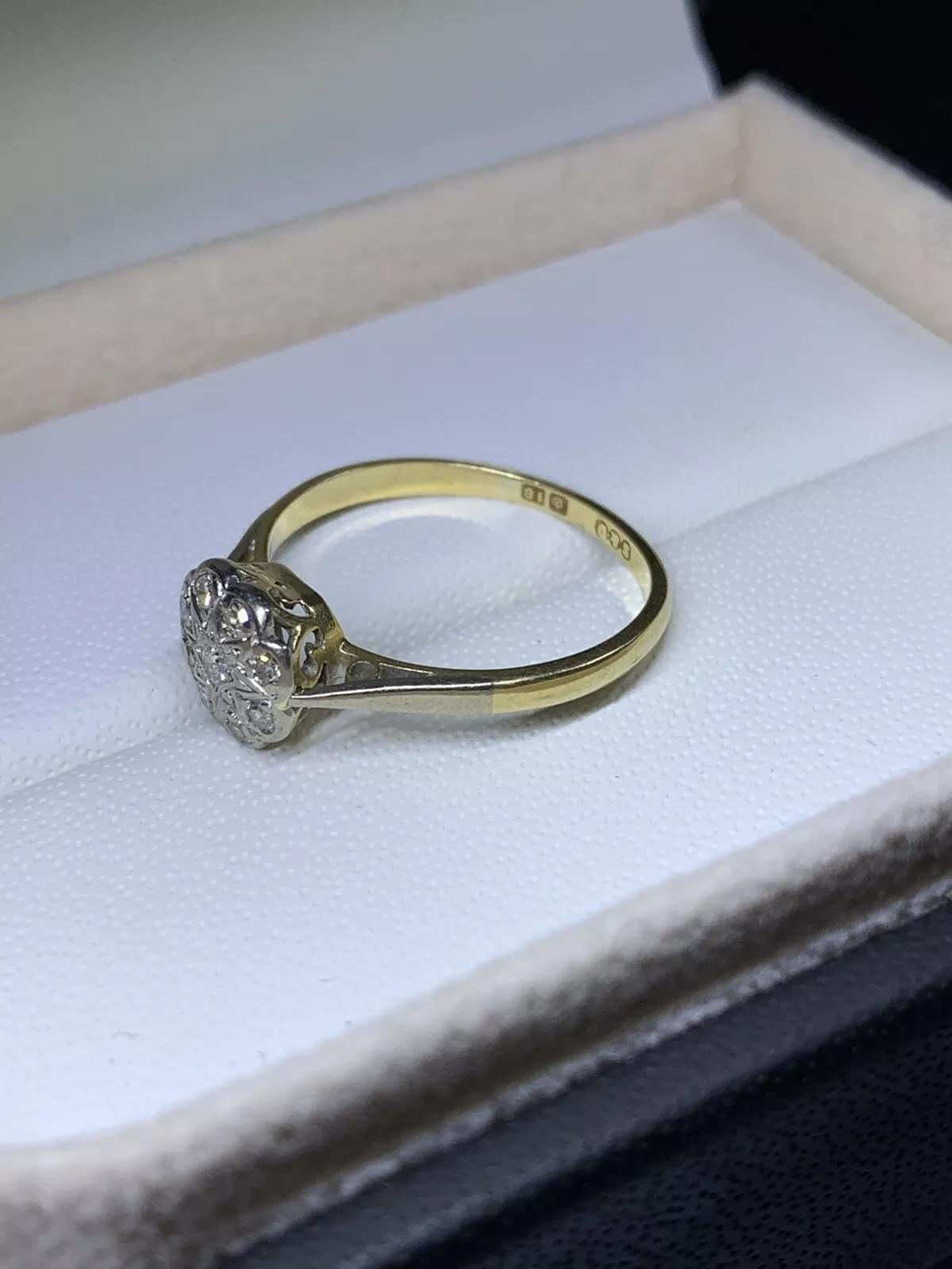 Bague de fiançailles solitaire massive ancienne en or jaune 18 carats et diamants 0,25 carat Neuf - En vente à London, GB