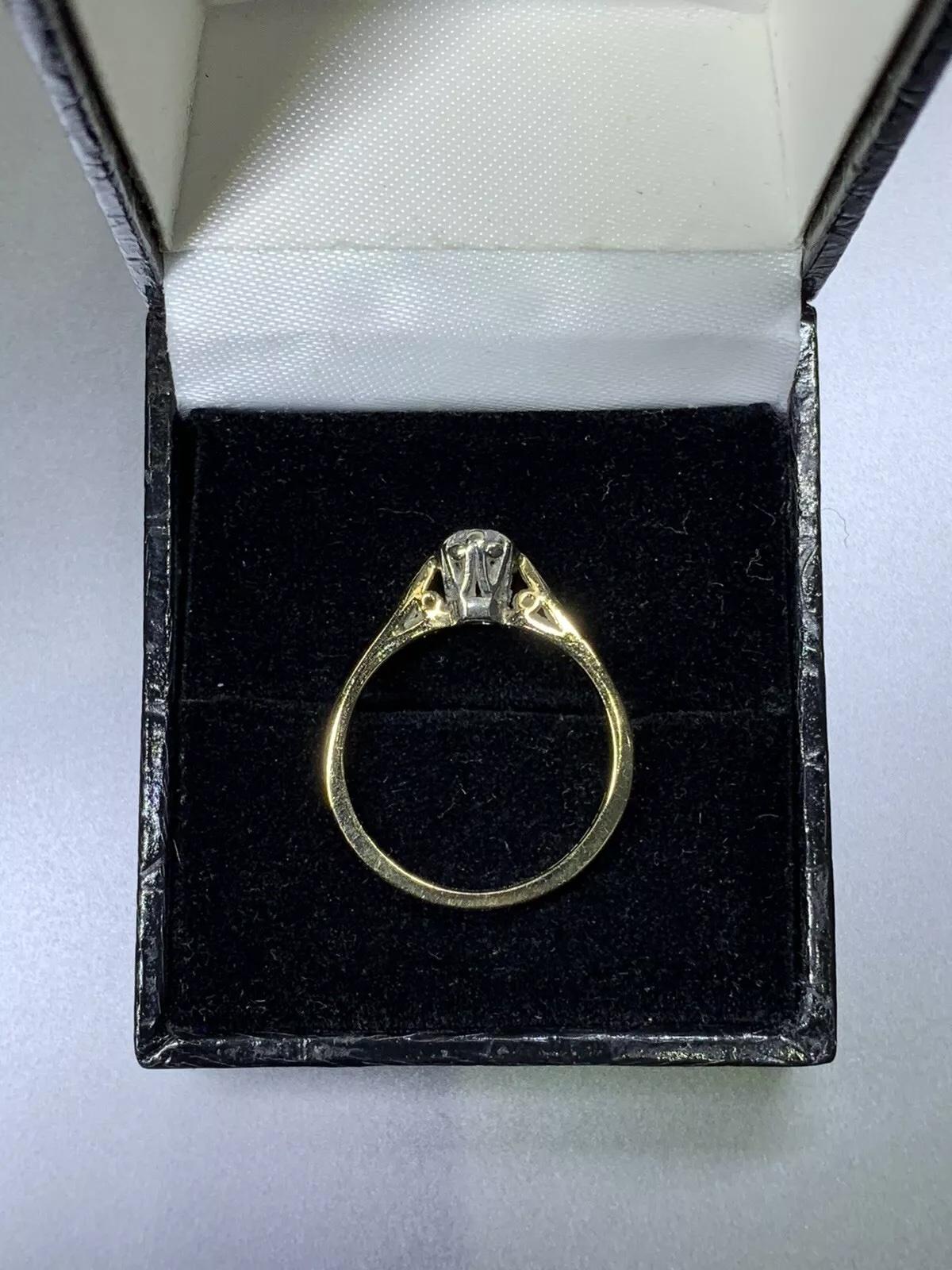 0.25ct Diamond Antique Solitaire Engagement Ring 9ct Yellow Gold In New Condition For Sale In London, GB
