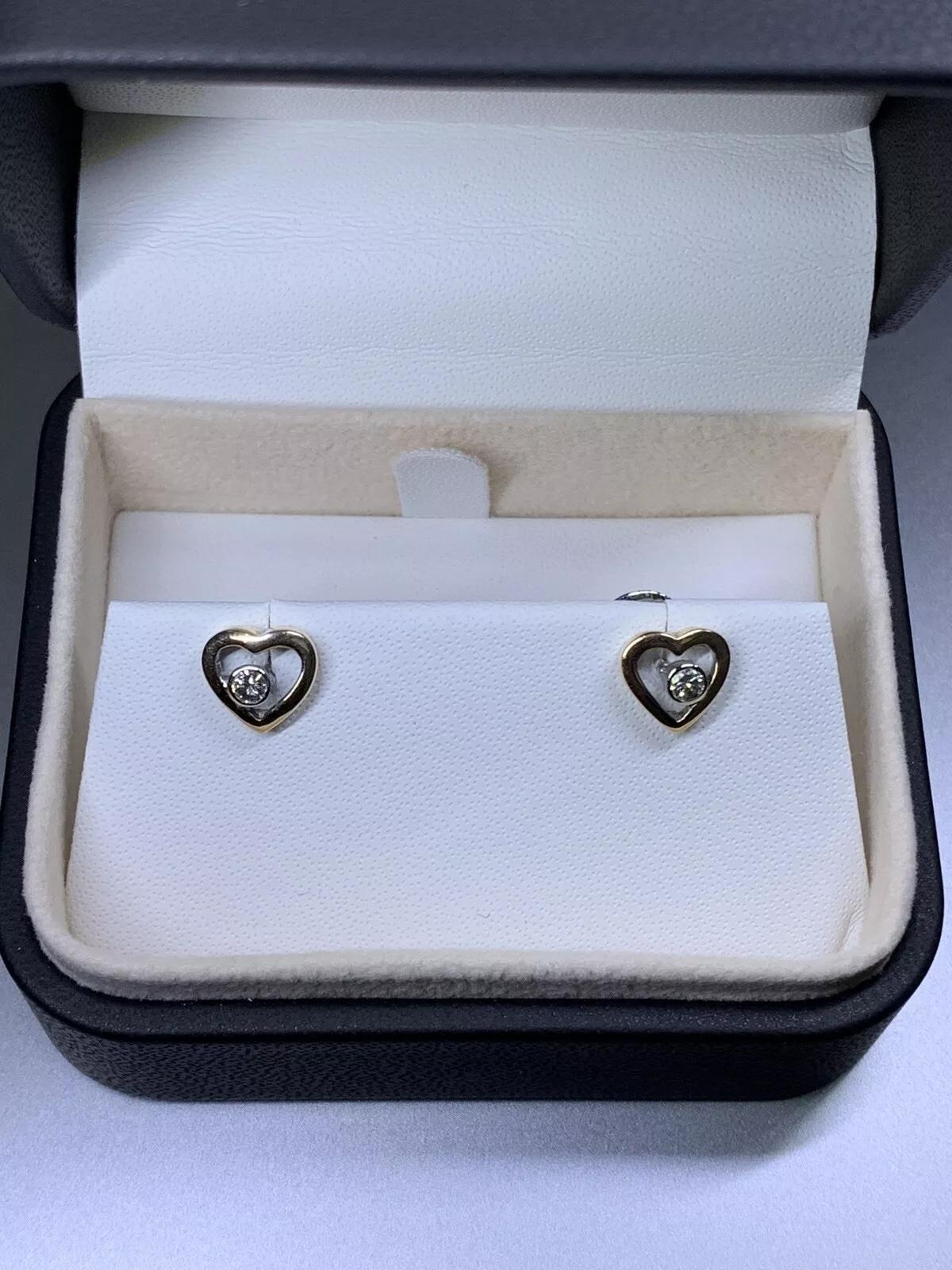 Orecchini a perno con solitario di diamanti da 0,25 ct. in oro giallo 18 ct. in vendita 1
